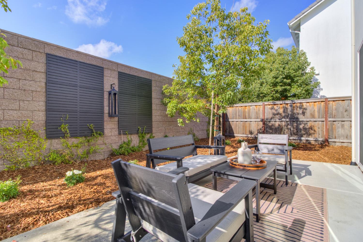 Sacramento, California, 95818, United States, 3 Bedrooms Bedrooms, ,3 BathroomsBathrooms,Residential,For Sale,1993091