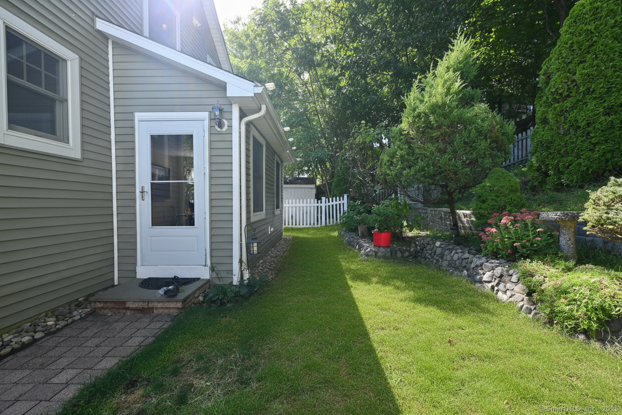 West Haven, Connecticut, 06516, United States, 3 Bedrooms Bedrooms, ,3 BathroomsBathrooms,Residential,For Sale,1958925