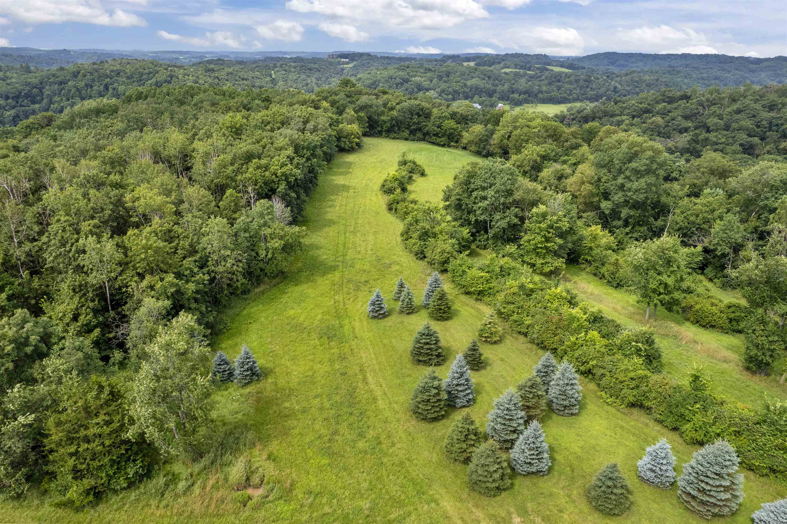 Avoca, Wisconsin, 53506, United States, 3 Bedrooms Bedrooms, ,4 BathroomsBathrooms,Residential,For Sale,1895039