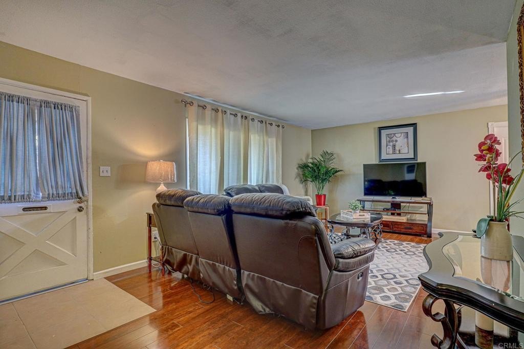 Spring Valley, California, 91977, United States, 3 Bedrooms Bedrooms, ,2 BathroomsBathrooms,Residential,For Sale,1908463