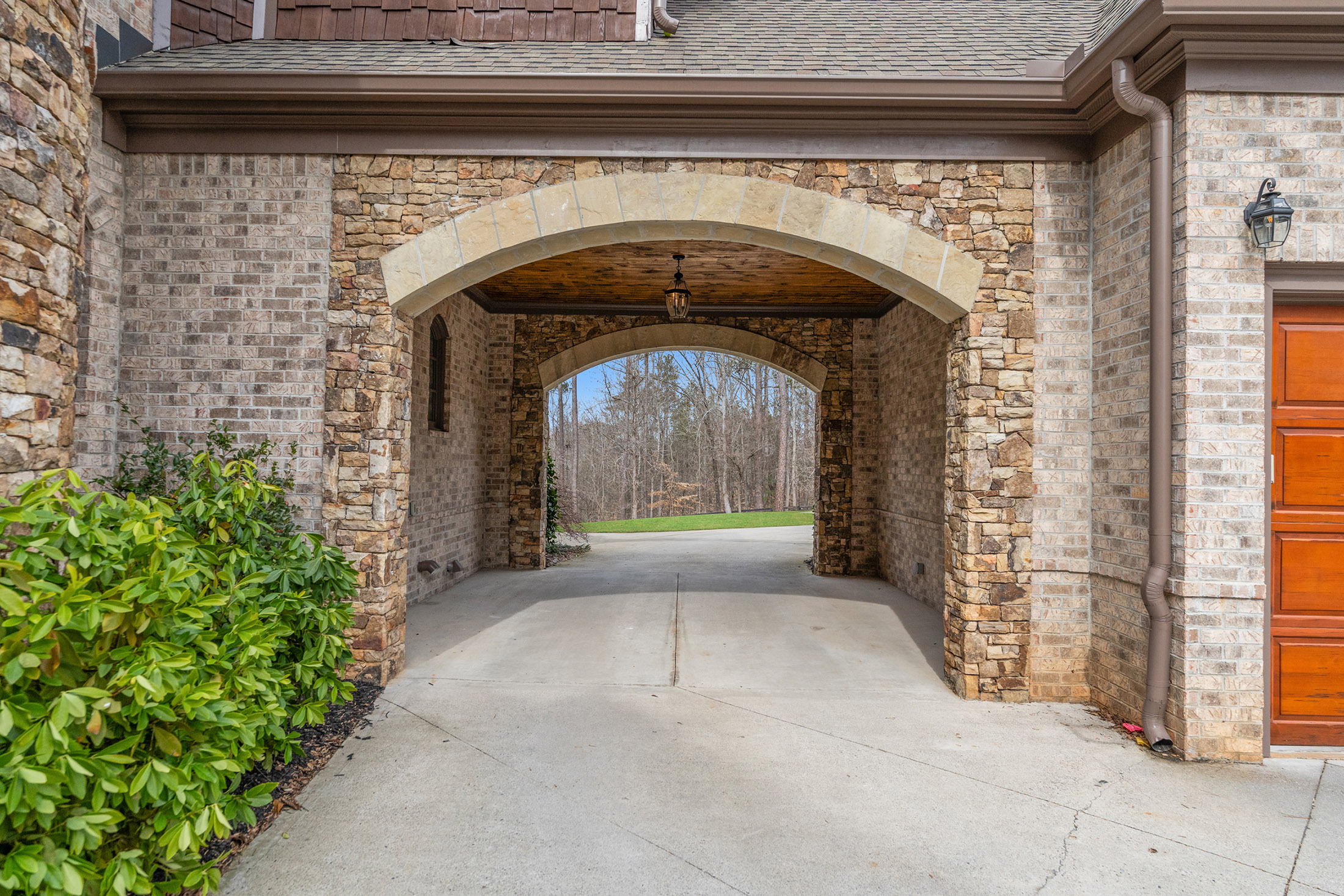  Old World Charm Meets Modern Luxury on This Milton Estate - 物件實景