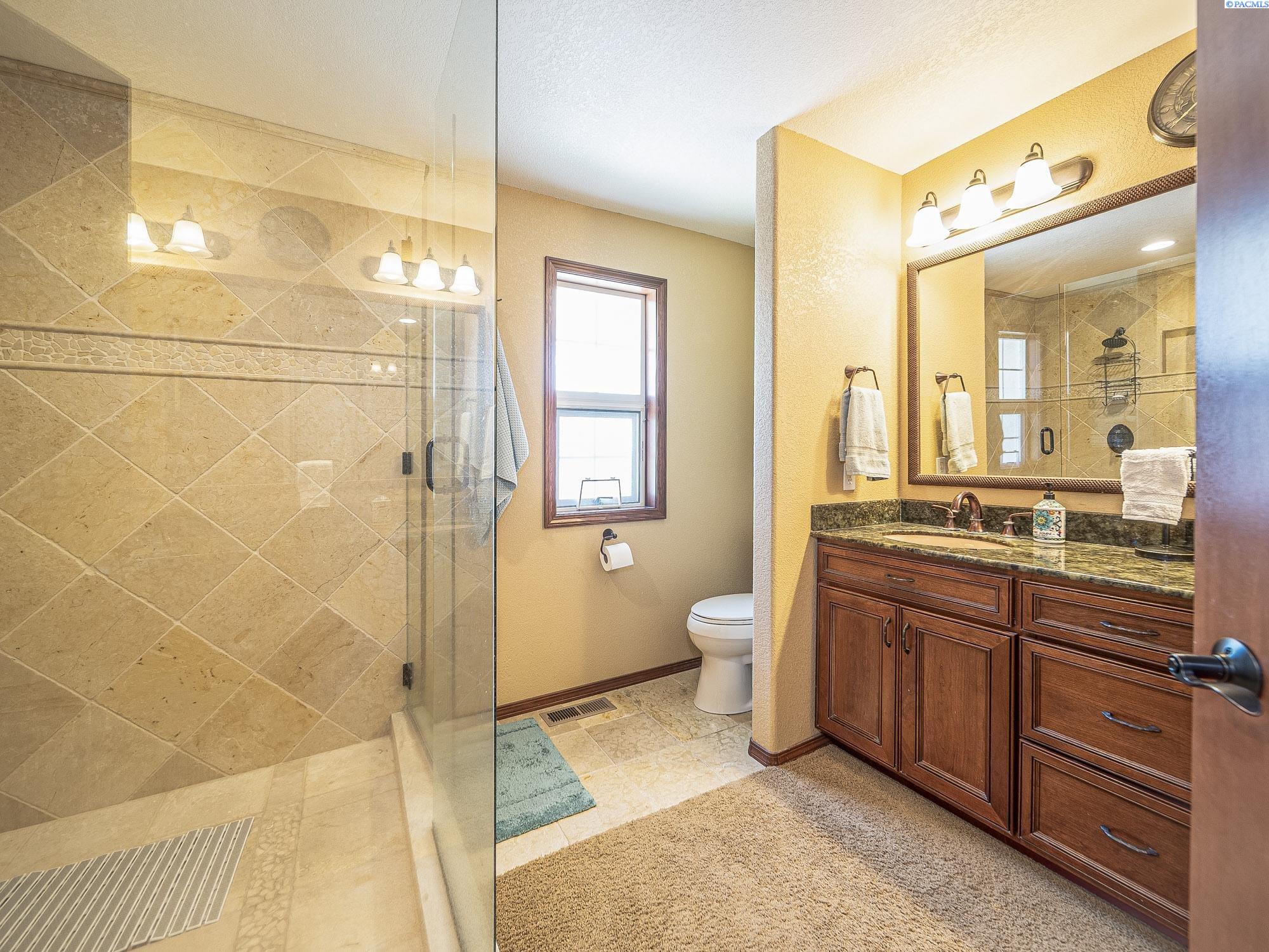 Yakima, Washington, 98908-0000, United States, 4 Bedrooms Bedrooms, ,2 BathroomsBathrooms,Residential,For Sale,1827891