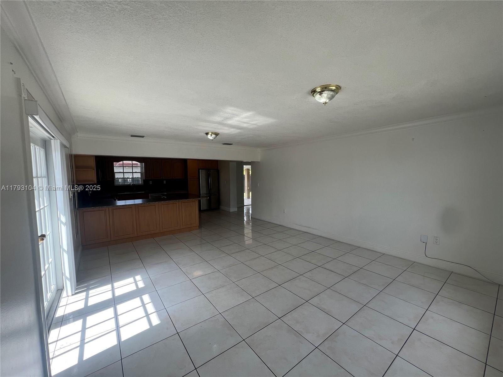 Miami, Florida, 33165, United States, 4 Bedrooms Bedrooms, ,2 BathroomsBathrooms,Residential,For Sale,1936864