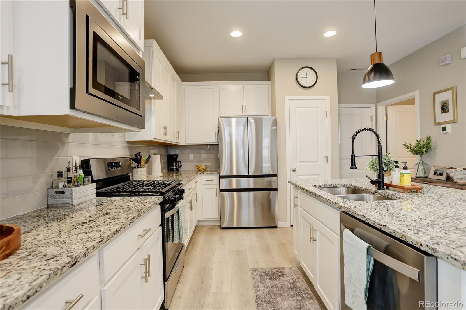 Littleton, Colorado, 80125, United States, 3 Bedrooms Bedrooms, ,3 BathroomsBathrooms,Residential,For Sale,1805241