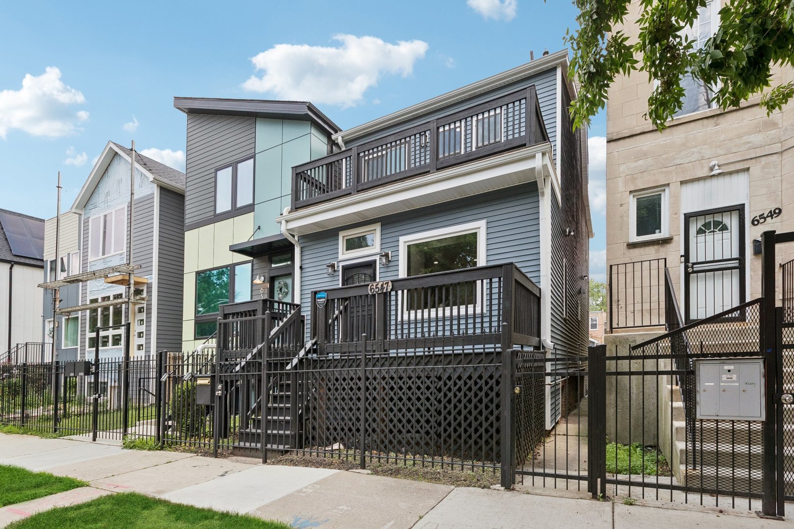 Chicago, Illinois, 60637, United States, 4 Bedrooms Bedrooms, ,4 BathroomsBathrooms,Residential,For Sale,1881153