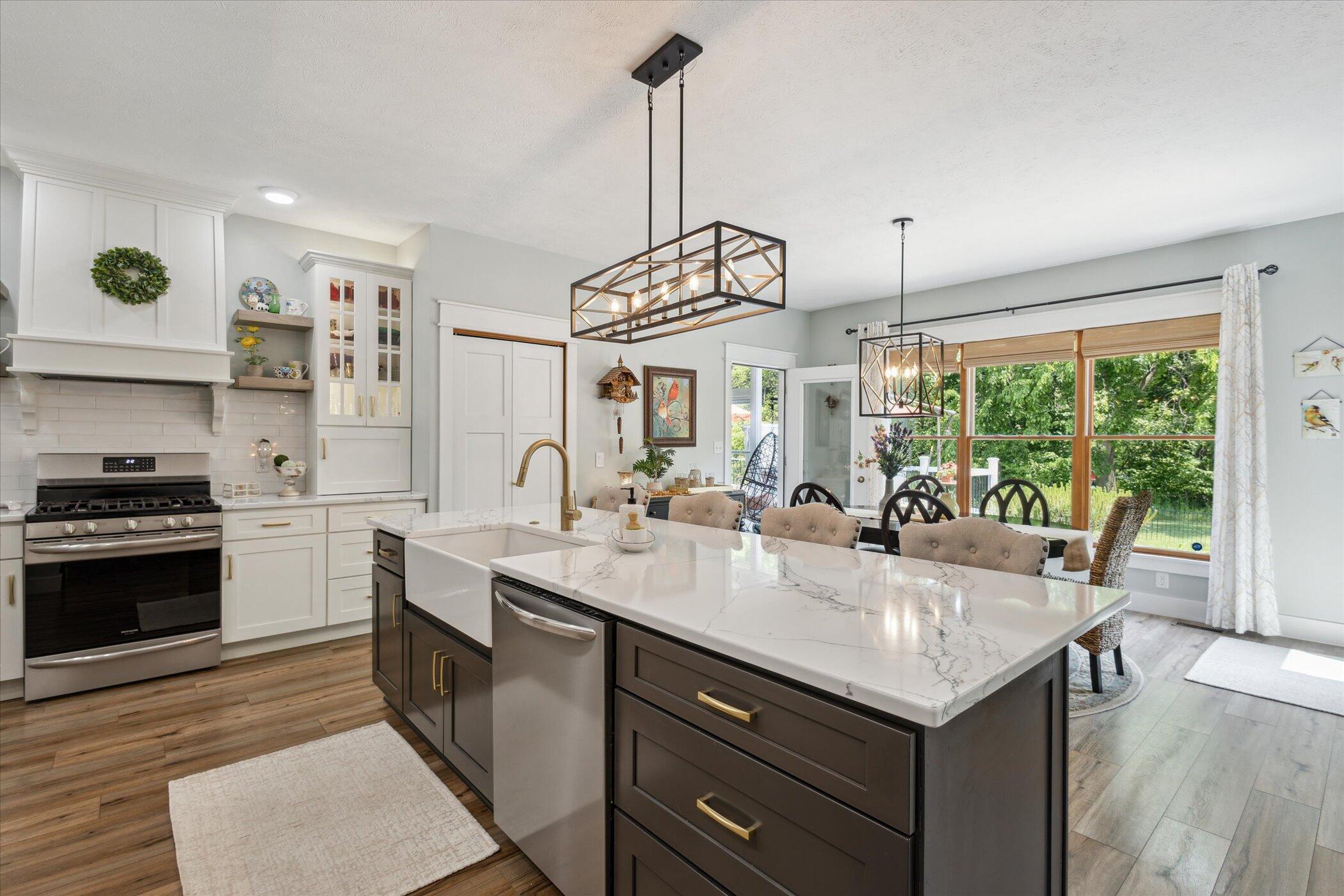 Edwardsburg, Michigan, 49112, United States, 4 Bedrooms Bedrooms, ,4 BathroomsBathrooms,Residential,For Sale,1989598