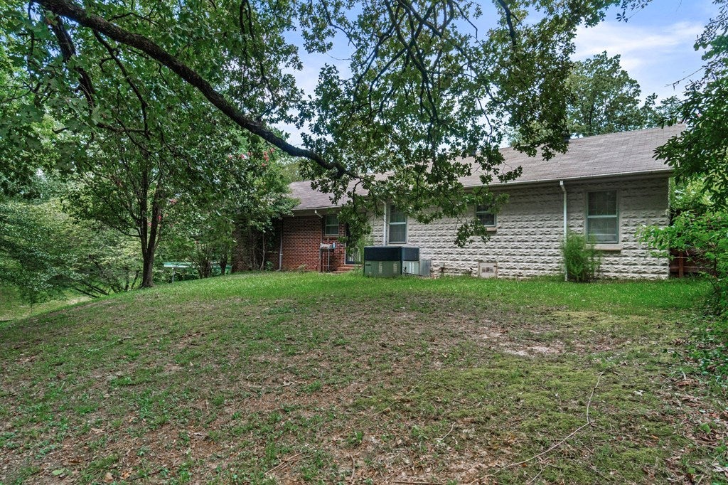OXFORD, Mississippi, 38655, United States, 3 Bedrooms Bedrooms, ,3 BathroomsBathrooms,Residential,For Sale,1903883