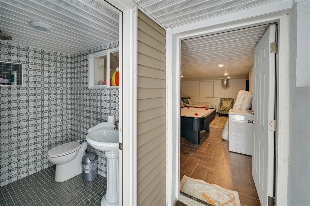 Weymouth, Massachusetts, 02191, United States, 3 Bedrooms Bedrooms, ,3 BathroomsBathrooms,Residential,For Sale,1862385