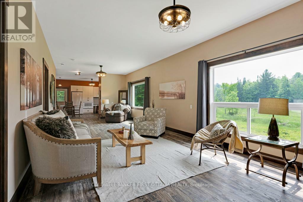 TAY VALLEY, Ontario, K0H 2B0, CA, 2 Bedrooms Bedrooms, ,1 BathroomBathrooms,Residential,For Sale,1866349