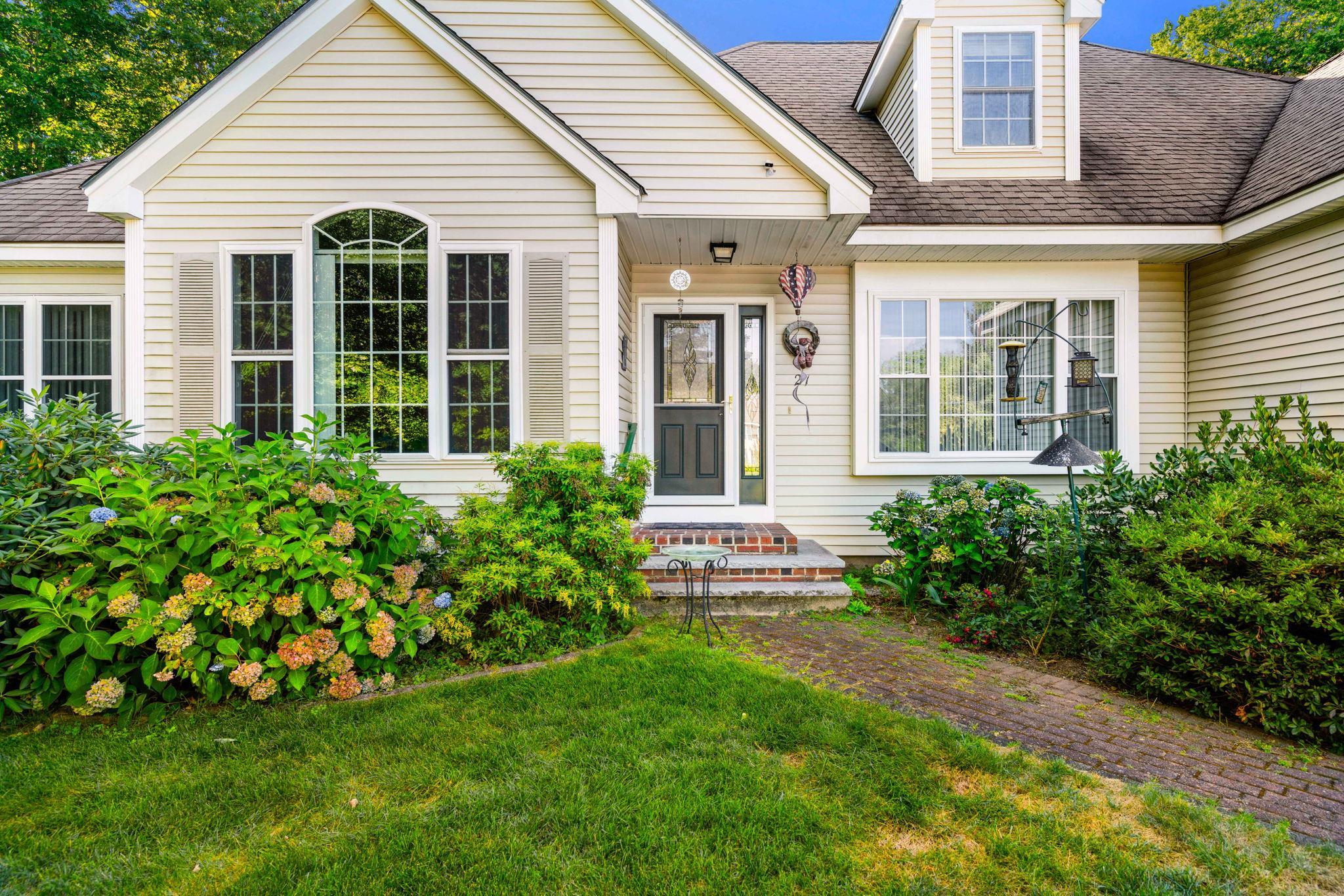Chester, New Hampshire, 03036, United States, 3 Bedrooms Bedrooms, ,2 BathroomsBathrooms,Residential,For Sale,1926027