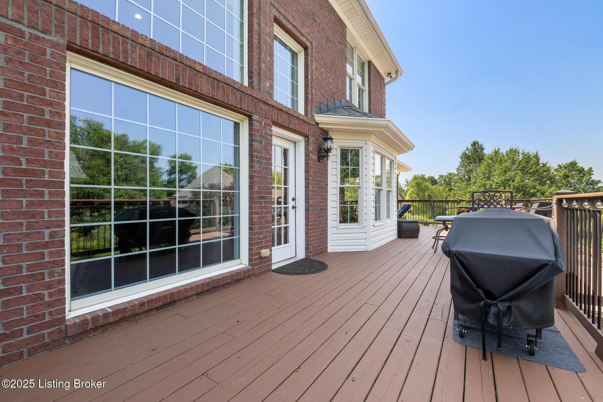 Crestwood, Kentucky, 40014, United States, 6 Bedrooms Bedrooms, ,5 BathroomsBathrooms,Residential,For Sale,1908239