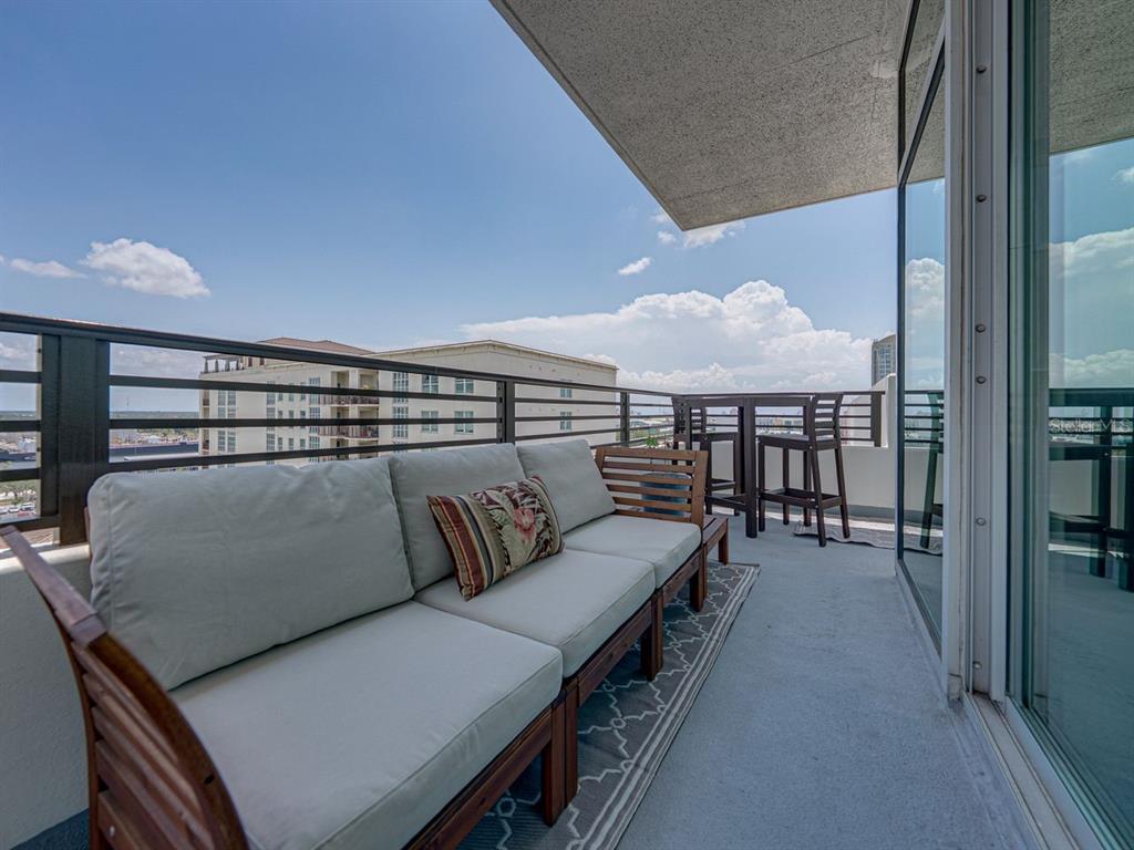 Tampa, Florida, 33602, United States, 1 Bedroom Bedrooms, ,2 BathroomsBathrooms,Residential,For Sale,1807675