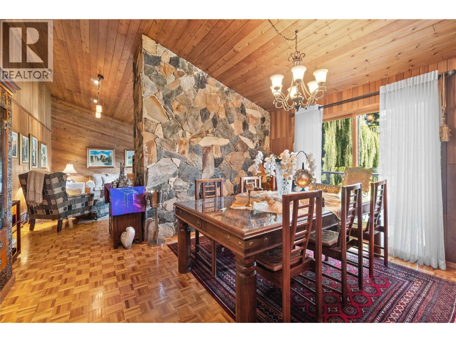 BLIND BAY, British Columbia, V0E 2W2, CA, 4 Bedrooms Bedrooms, ,3 BathroomsBathrooms,Residential,For Sale,1948016