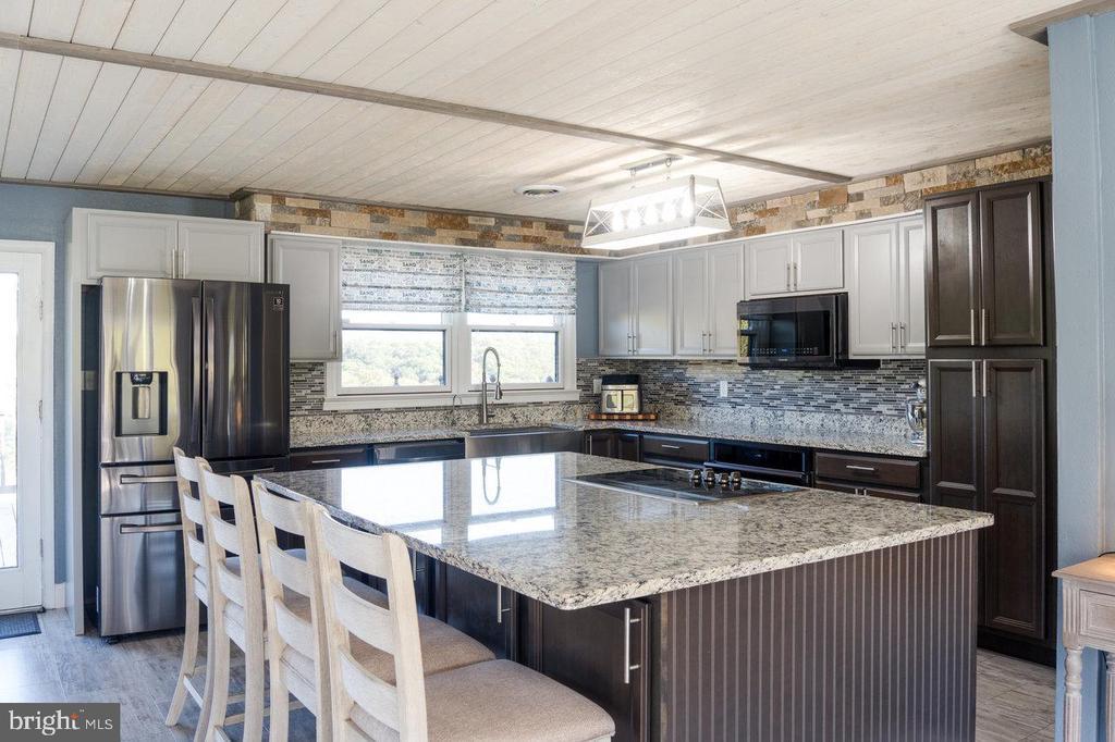 Gore, Virginia, 22637, United States, 4 Bedrooms Bedrooms, ,3 BathroomsBathrooms,Residential,For Sale,1949444