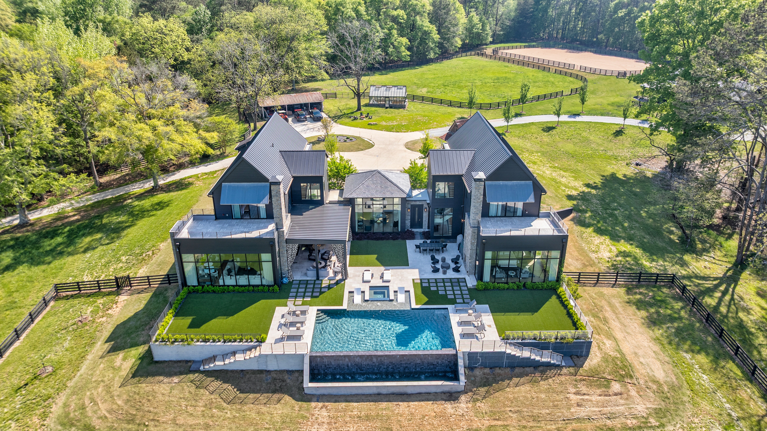  Stunning Milton Estate with Barn and Greenhouse on 50+/- Private Acres - 物件實景