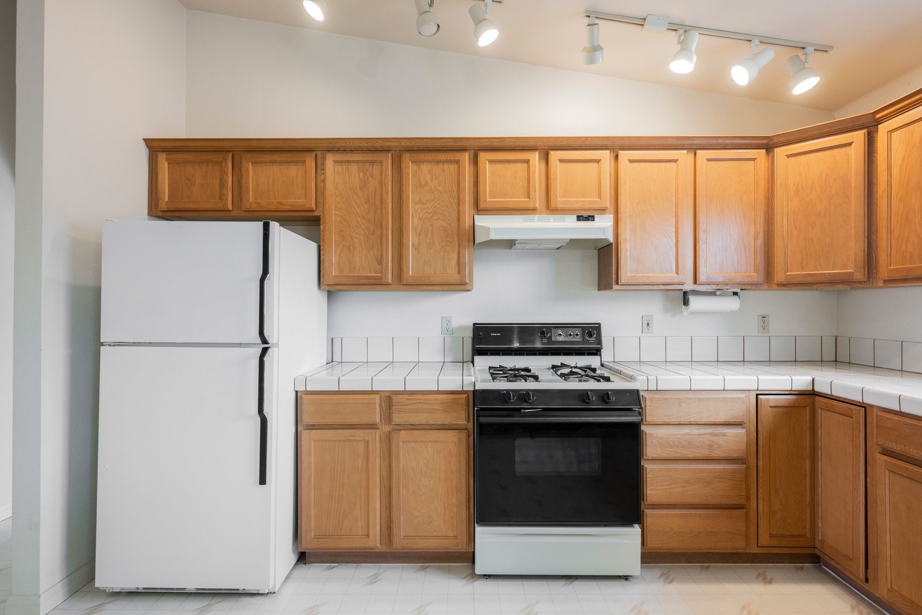  Rare Half Acre Opportunity in Henderson HOA, RV Hookups, Endless Potential - 物件實景