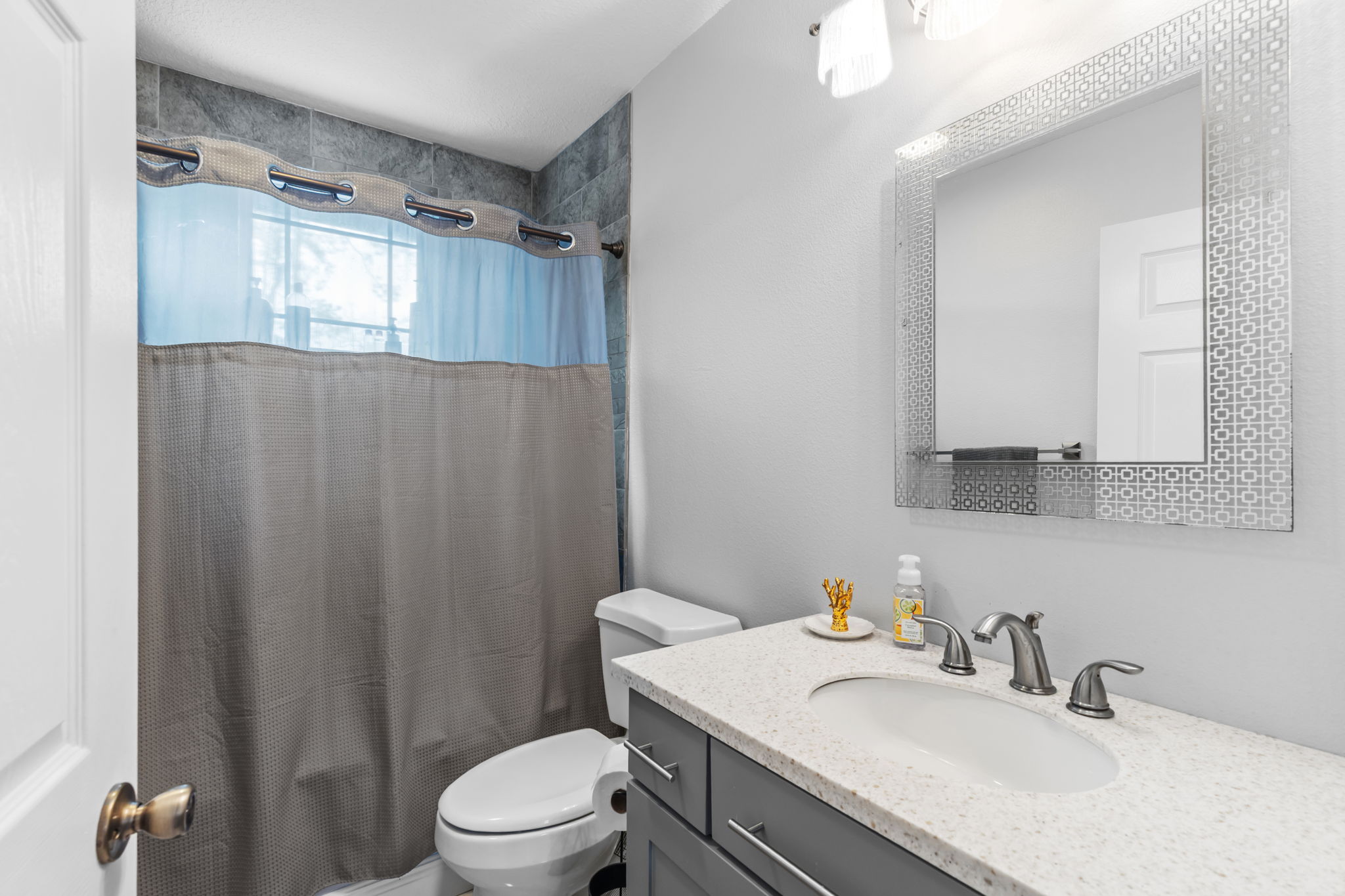 Wesley Chapel, Florida, 33544, United States, 5 Bedrooms Bedrooms, ,5 BathroomsBathrooms,Residential,For Sale,2005912