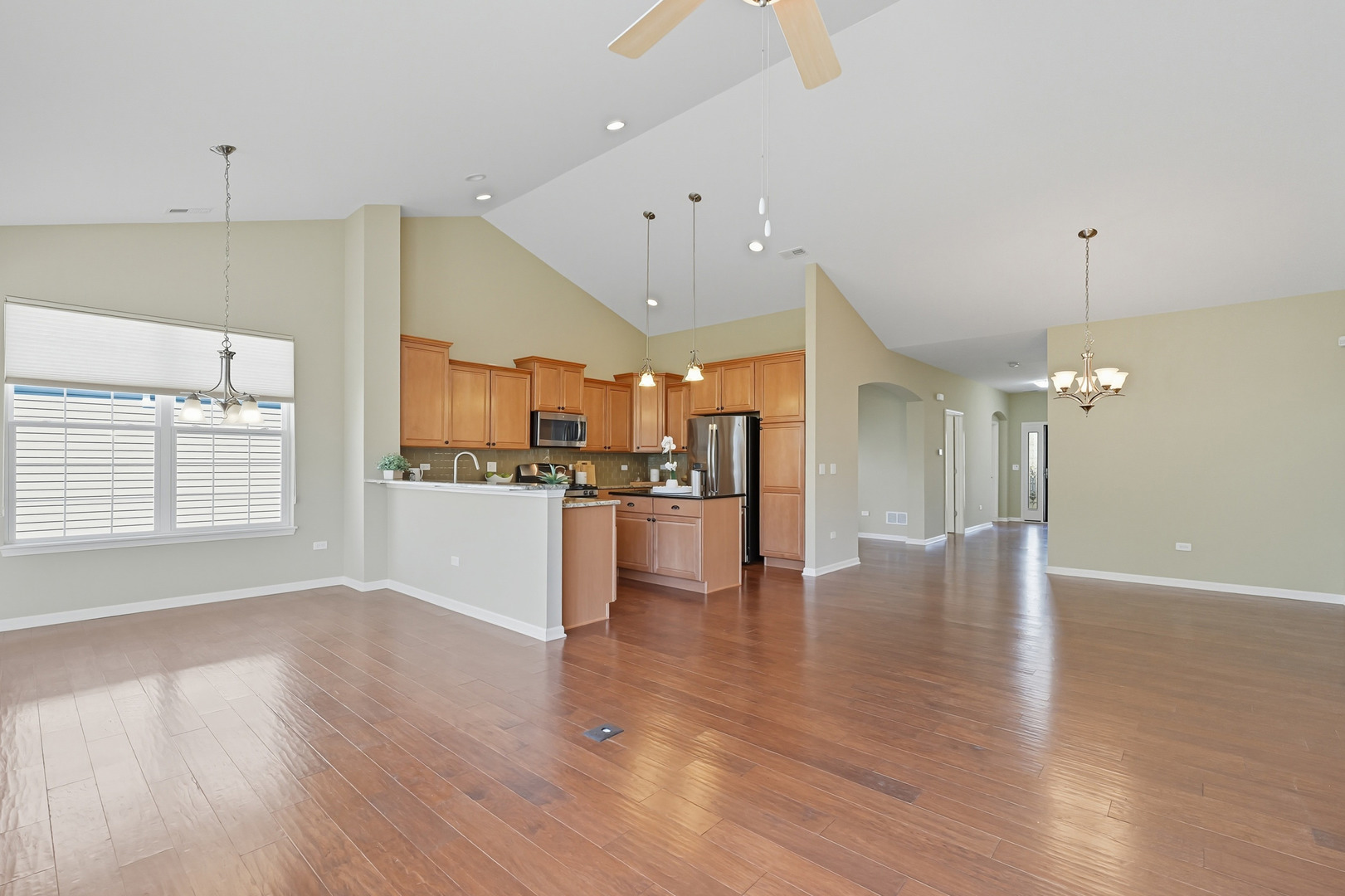 Naperville, Illinois, 60564, United States, 2 Bedrooms Bedrooms, ,2 BathroomsBathrooms,Residential,For Sale,1986332