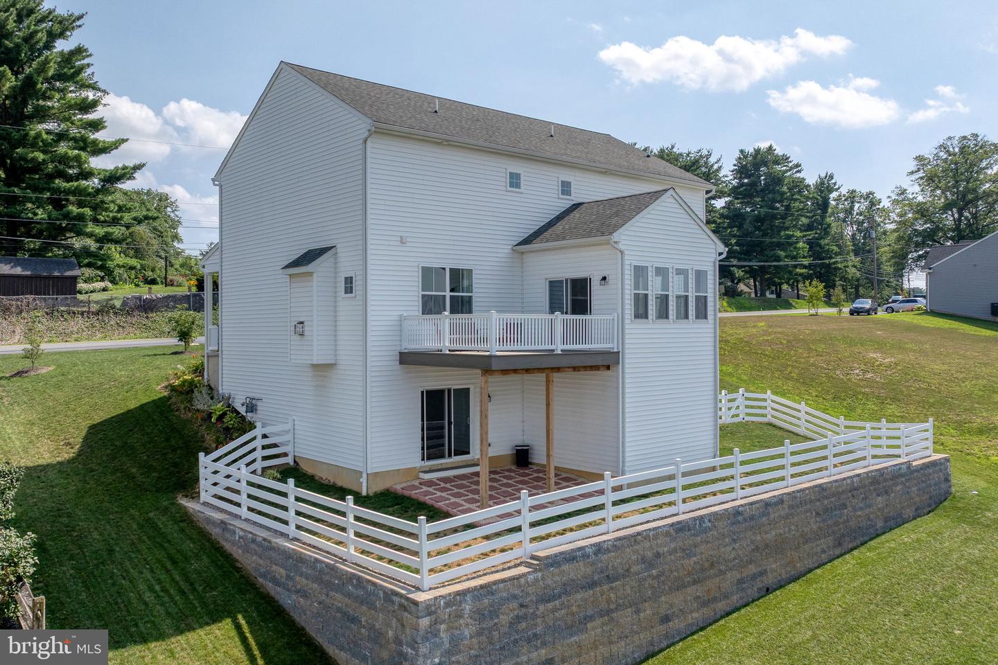 Lititz, Pennsylvania, 17543, United States, 4 Bedrooms Bedrooms, ,3 BathroomsBathrooms,Residential,For Sale,1905987