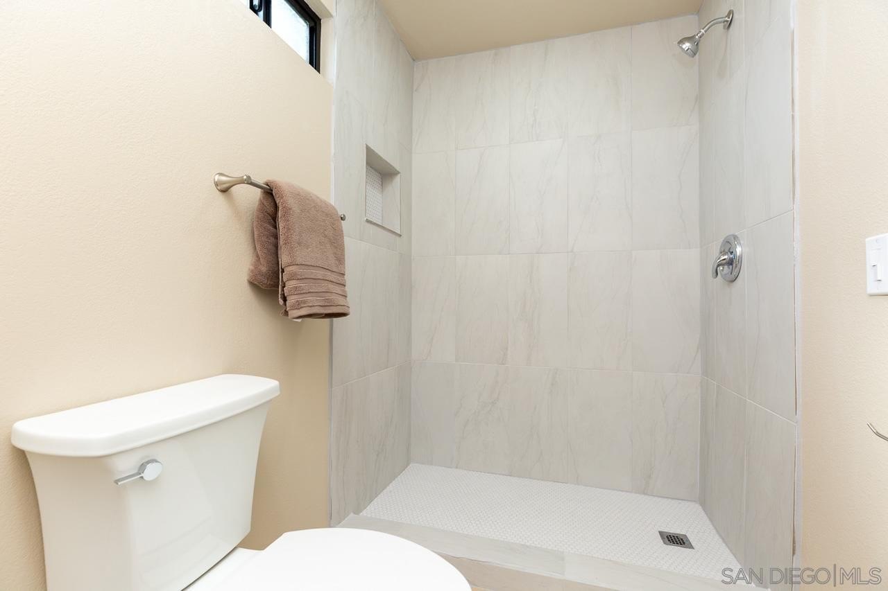 Escondido, California, 92025, United States, 3 Bedrooms Bedrooms, ,2 BathroomsBathrooms,Residential,For Sale,1794262