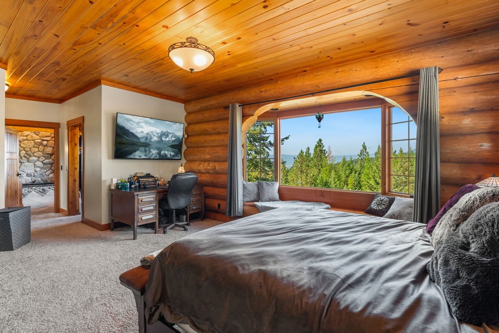 Bonners Ferry, Idaho, 83805, United States, 3 Bedrooms Bedrooms, ,4 BathroomsBathrooms,Residential,For Sale,1984473