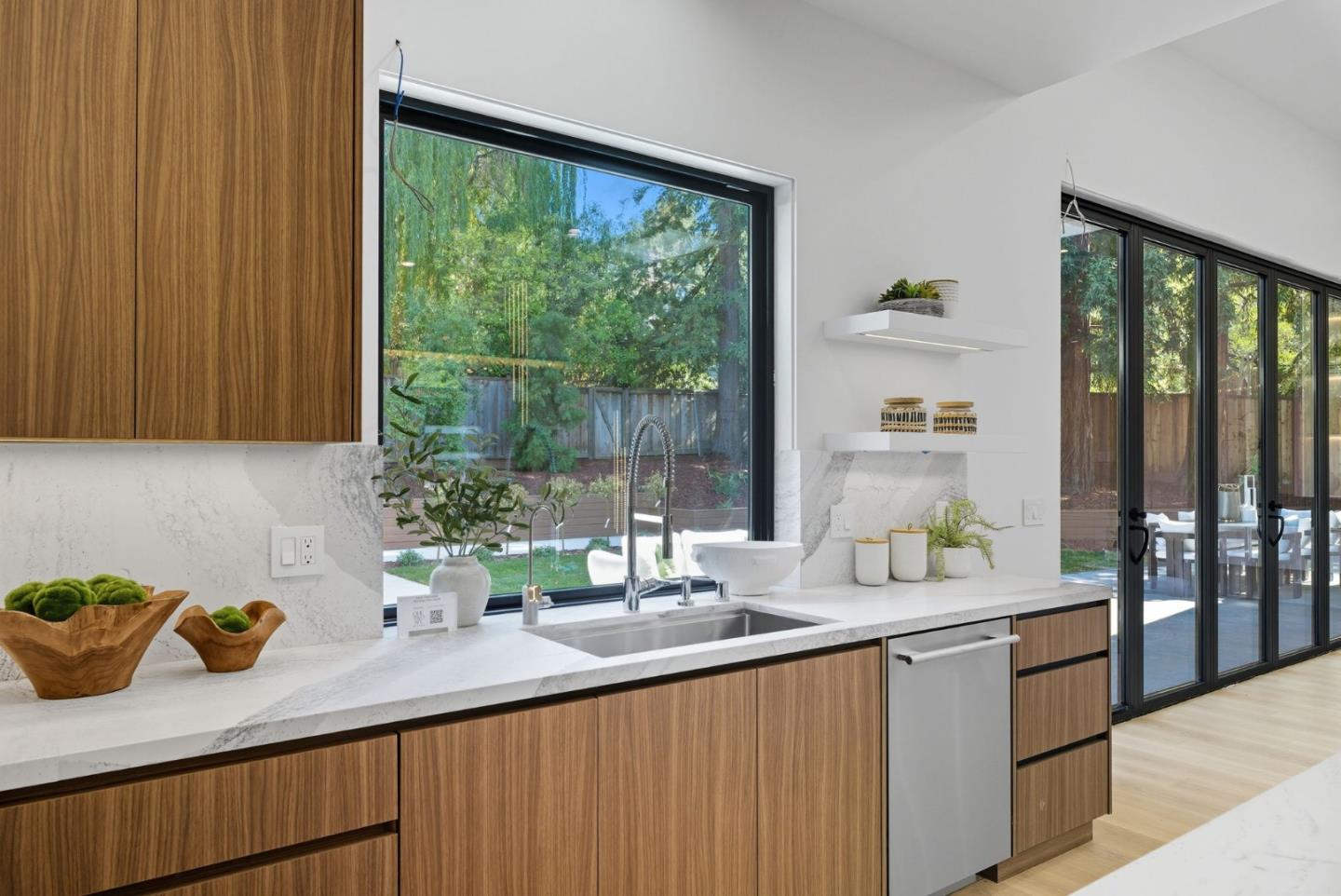 Menlo Park, California, 94025, United States, 6 Bedrooms Bedrooms, ,7 BathroomsBathrooms,Residential,For Sale,1947482