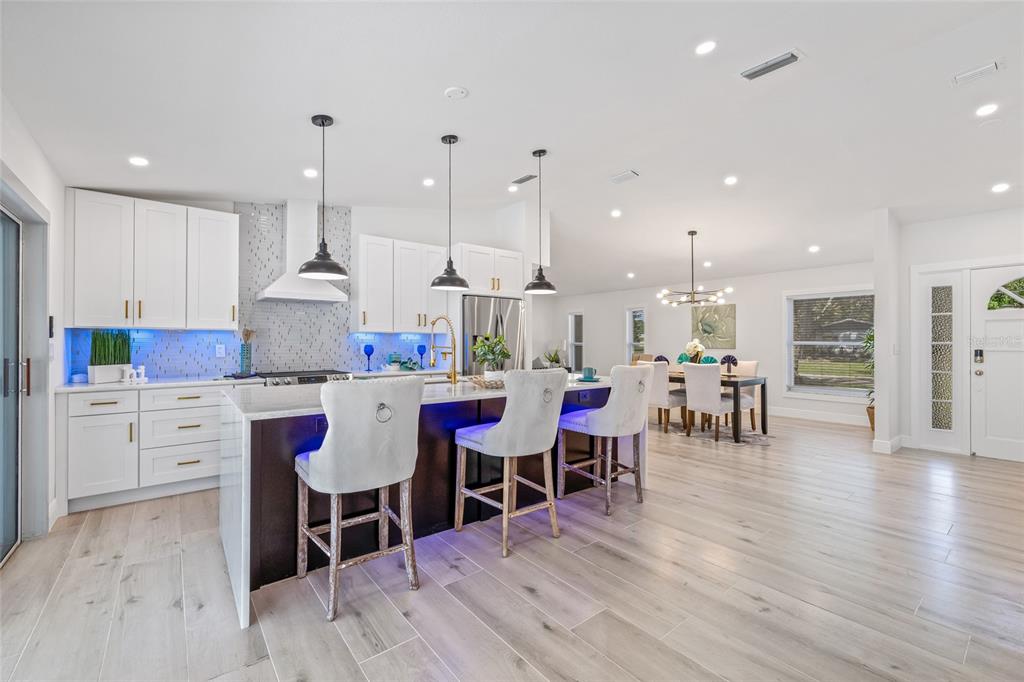 St Petersburg, Florida, 33705, United States, 4 Bedrooms Bedrooms, ,2 BathroomsBathrooms,Residential,For Sale,1919493
