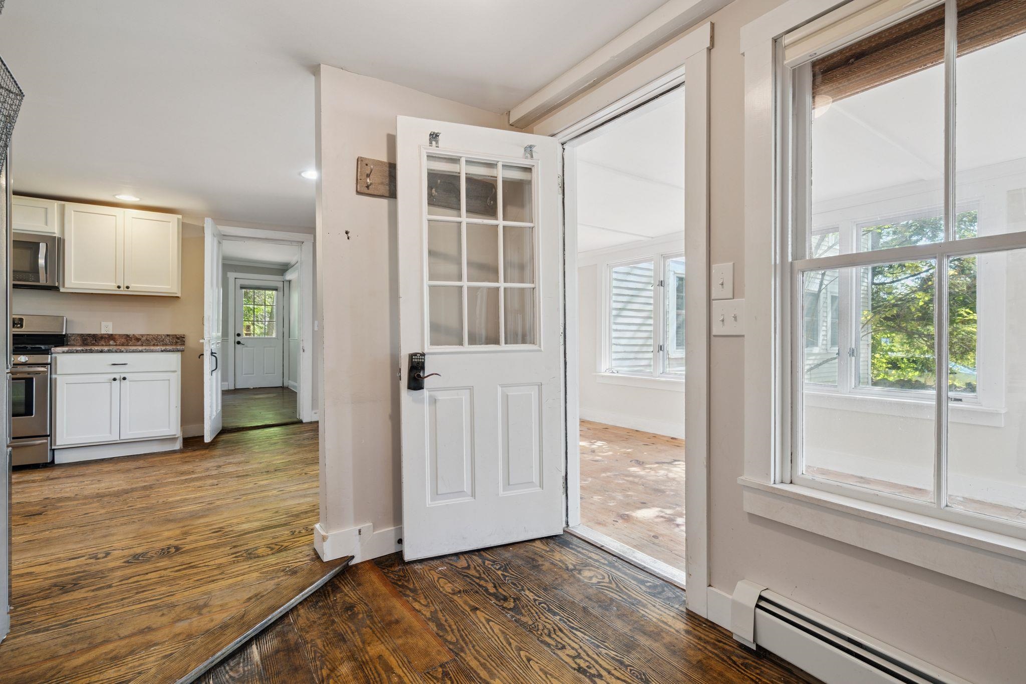 New London, New Hampshire, 03257, United States, 4 Bedrooms Bedrooms, ,2 BathroomsBathrooms,Residential,For Sale,1950111