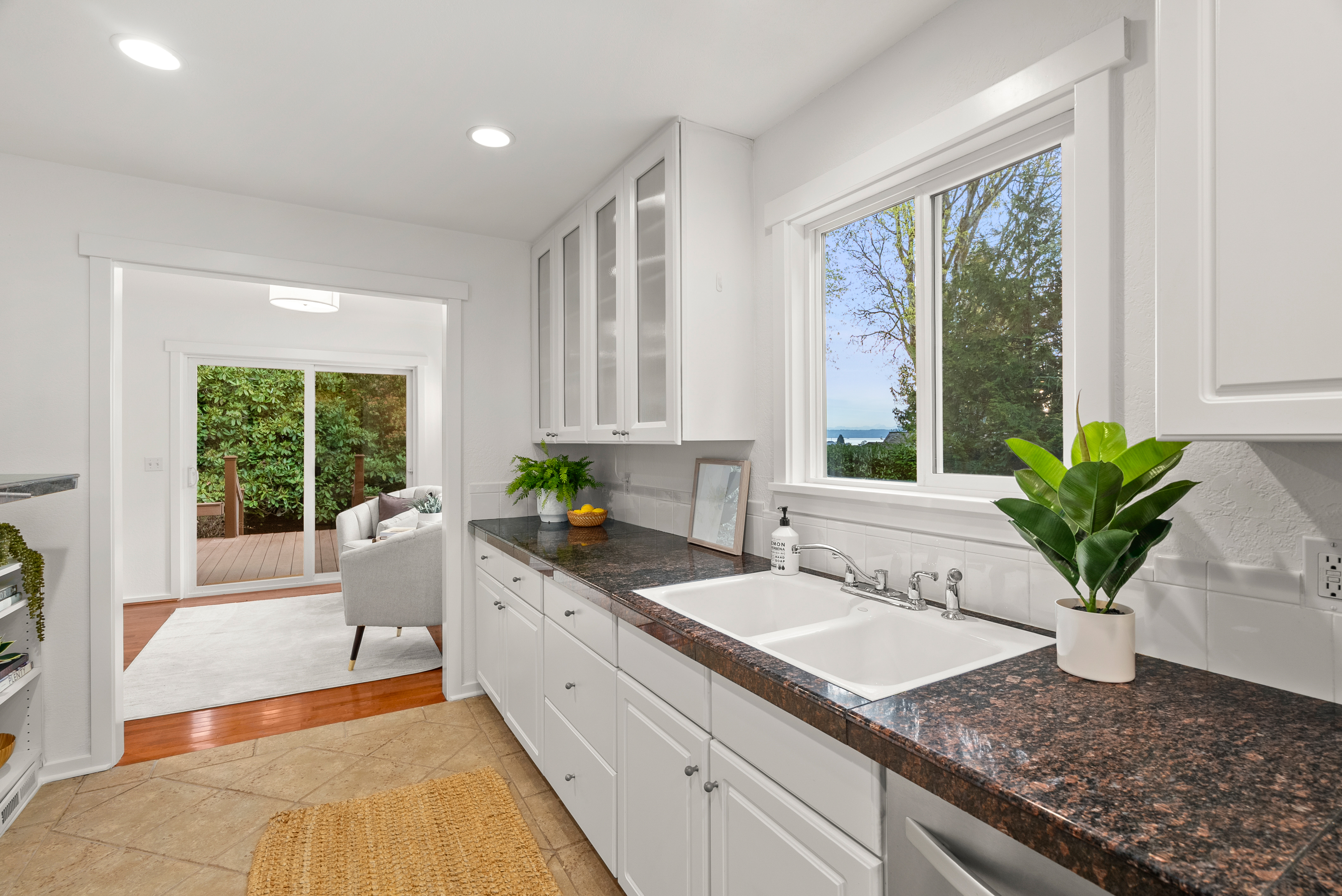  15670 Euclid Avenue Northeast, Bainbridge Island, WA 98110 - 物件實景