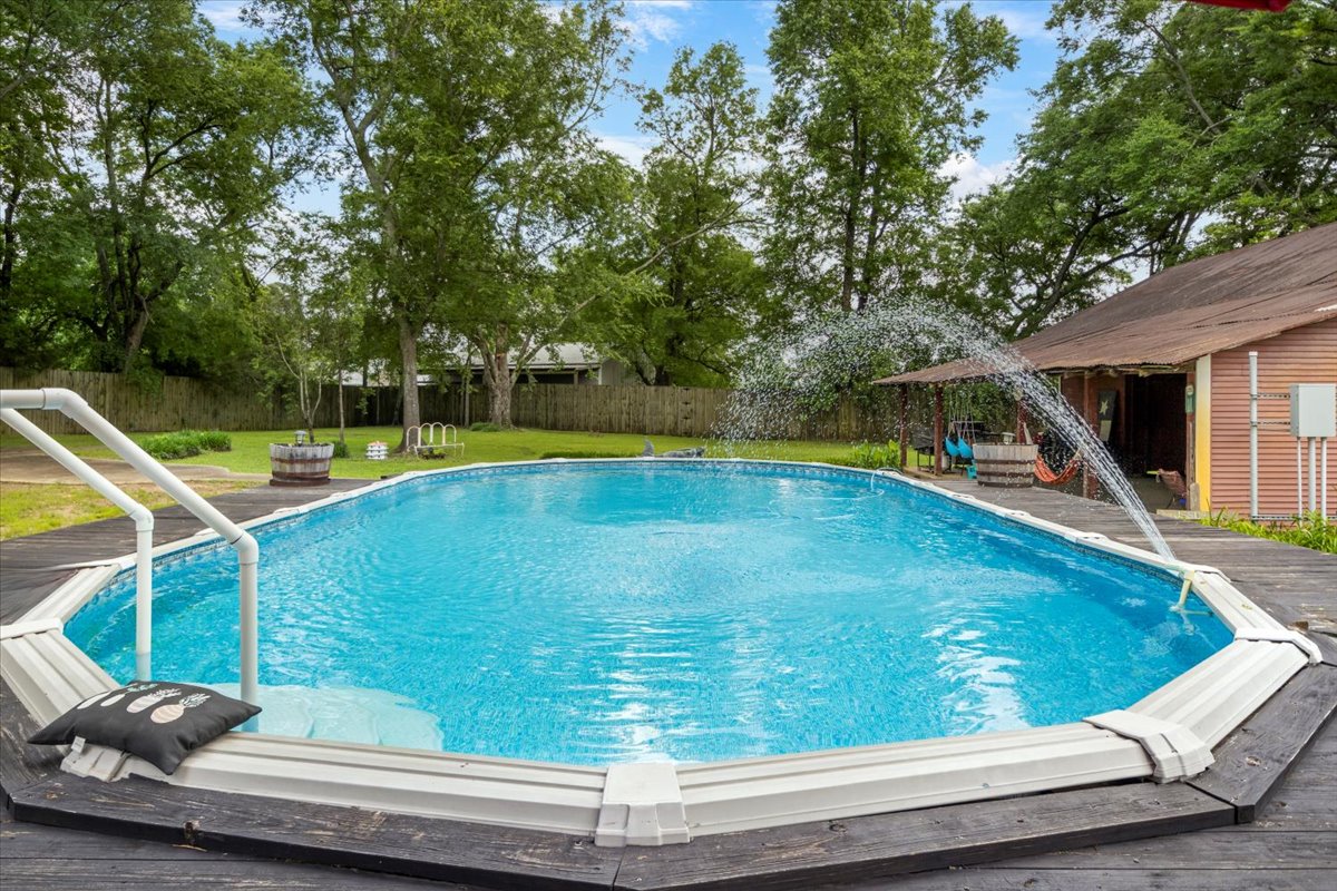 Carthage, Texas, 75633, United States, 5 Bedrooms Bedrooms, ,4 BathroomsBathrooms,Residential,For Sale,1804016