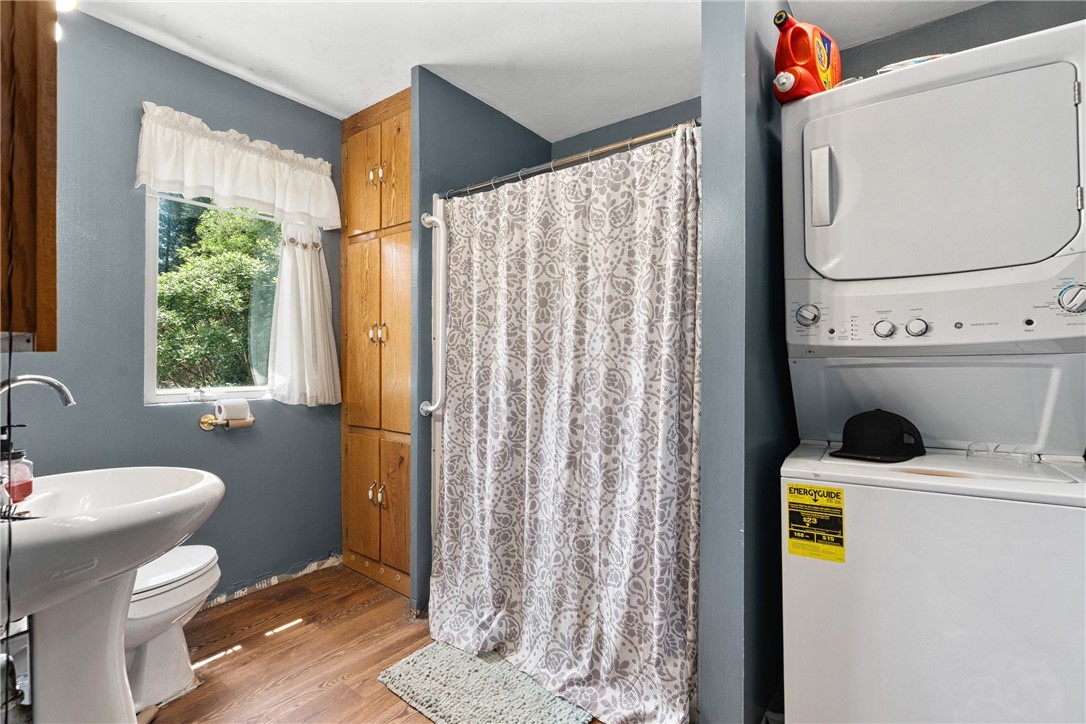 Cadott, Wisconsin, 54727, United States, 4 Bedrooms Bedrooms, ,3 BathroomsBathrooms,Residential,For Sale,1990945