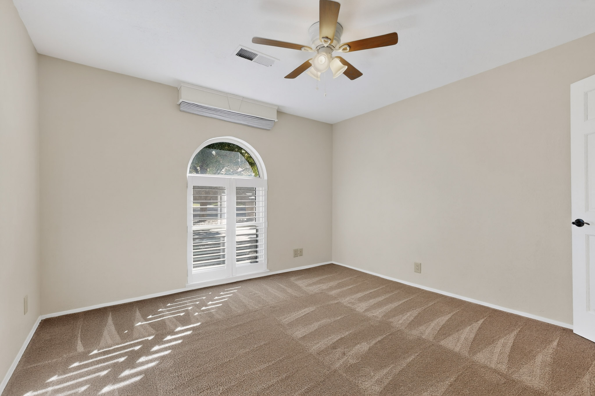 Albuquerque, New Mexico, 87109, United States, 4 Bedrooms Bedrooms, ,3 BathroomsBathrooms,Residential,For Sale,1985766