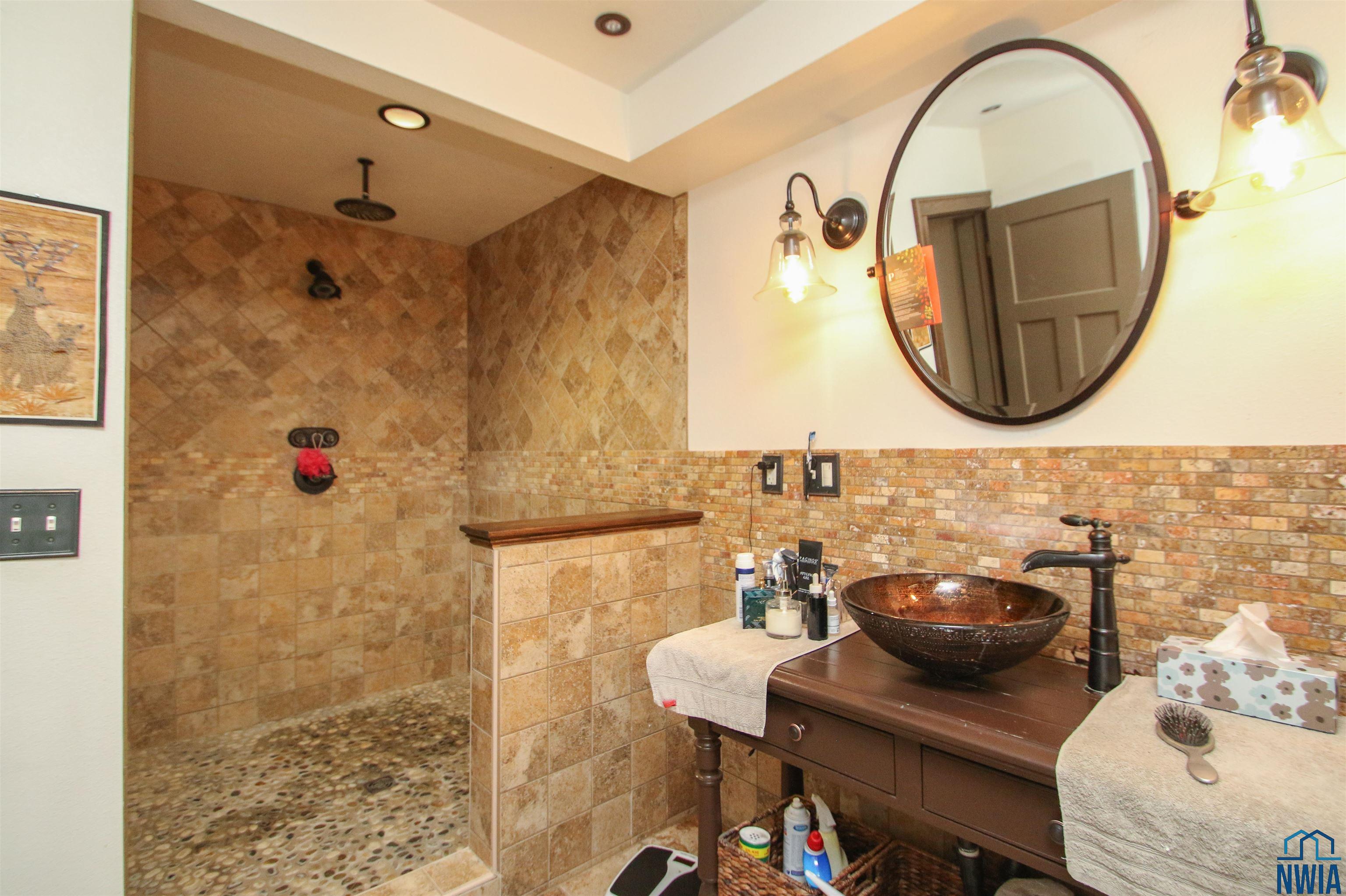 Sioux City, Iowa, 51103, United States, 5 Bedrooms Bedrooms, ,3 BathroomsBathrooms,Residential,For Sale,1976502