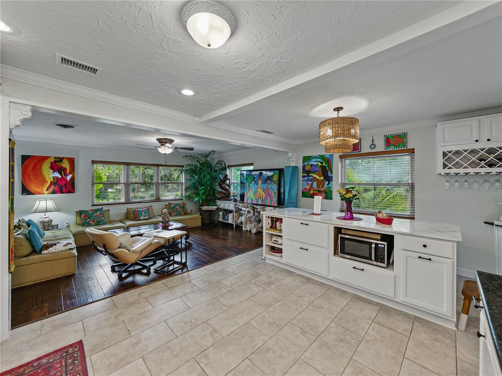 Gulfport, Florida, 33707, United States, 3 Bedrooms Bedrooms, ,3 BathroomsBathrooms,Residential,For Sale,1846647