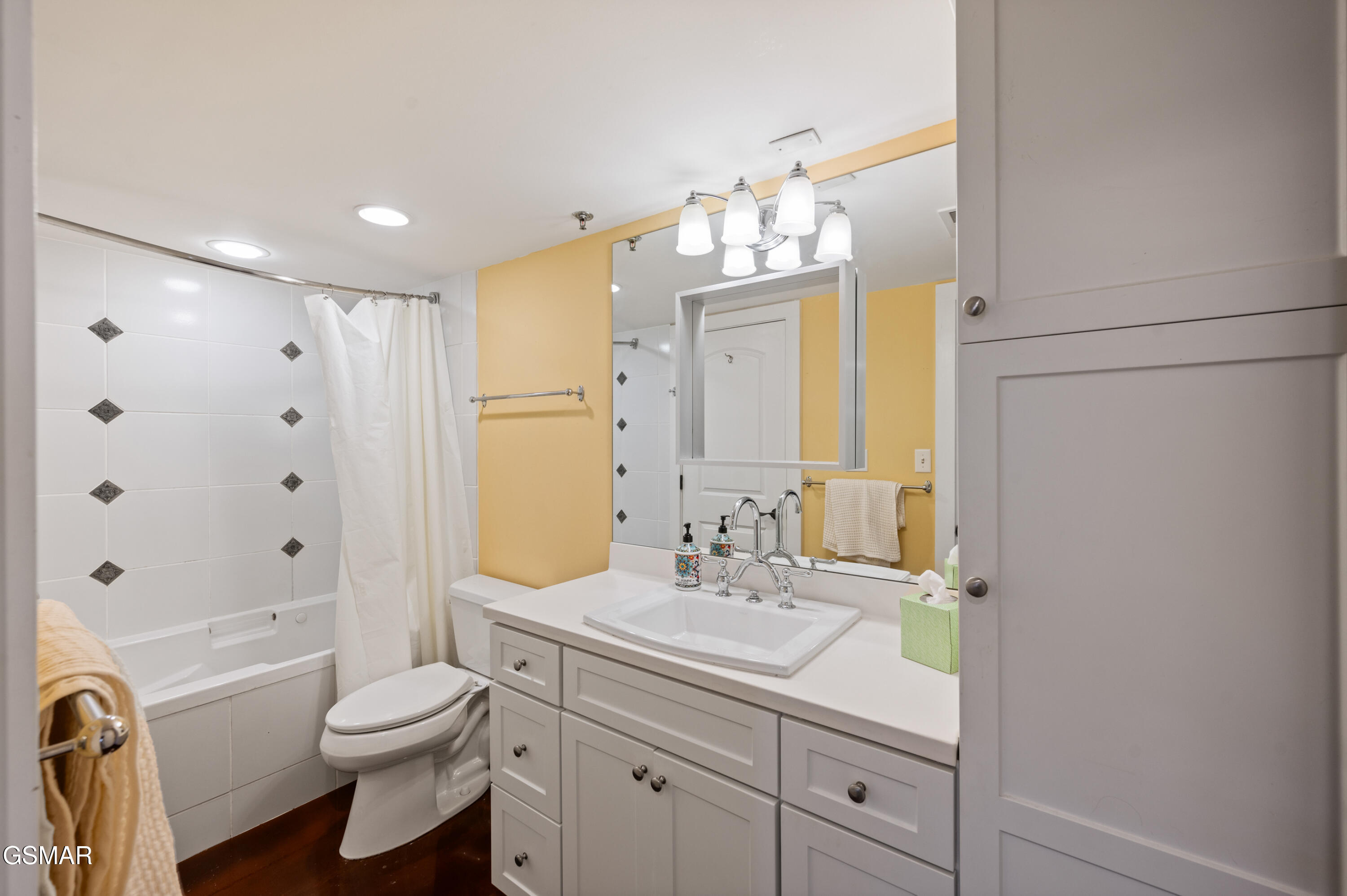 Knoxville, Tennessee, 37902, United States, 3 Bedrooms Bedrooms, ,3 BathroomsBathrooms,Residential,For Sale,2000047