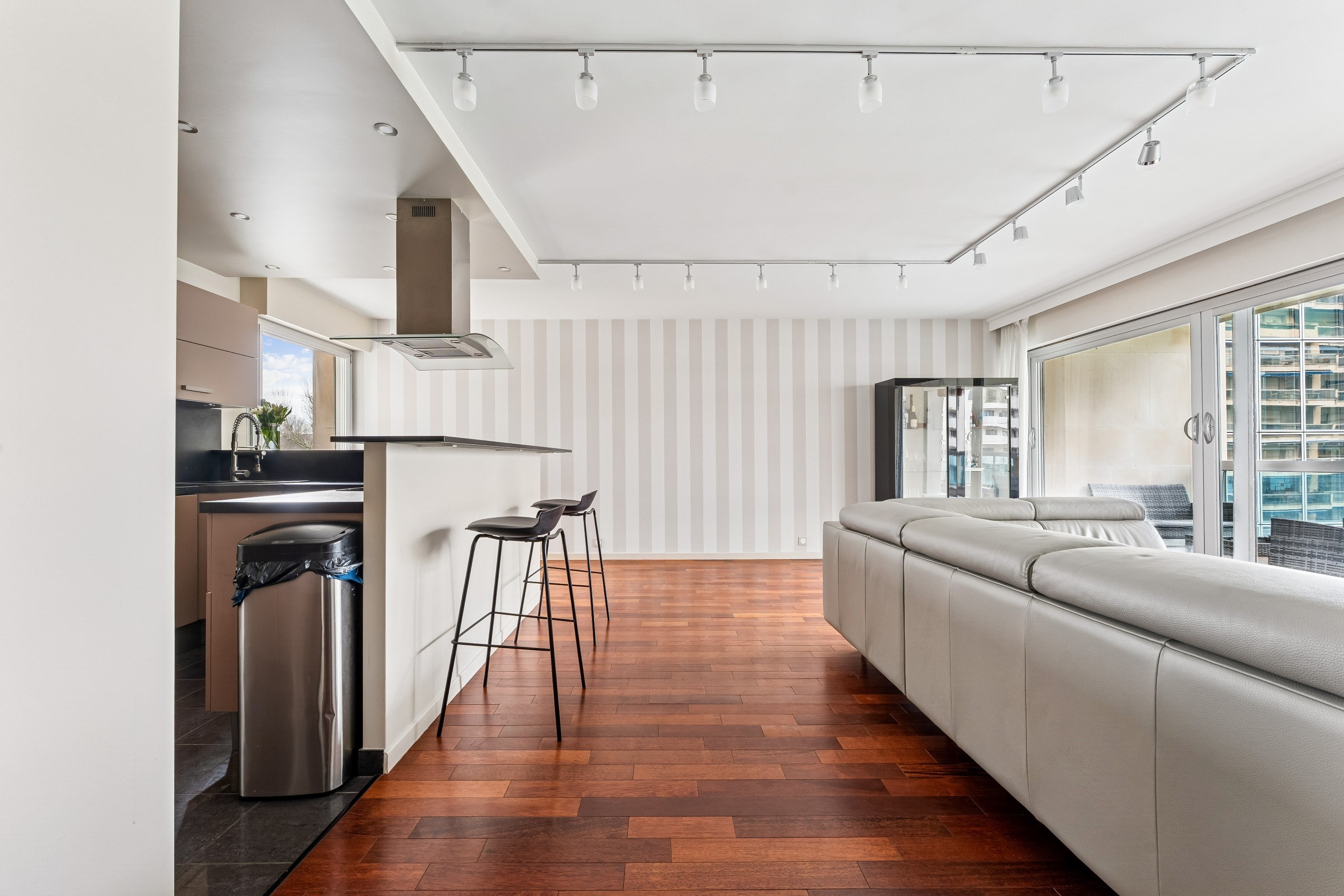  Elegant Apartment with Terrace – Neuilly-sur-Seine - 物件實景