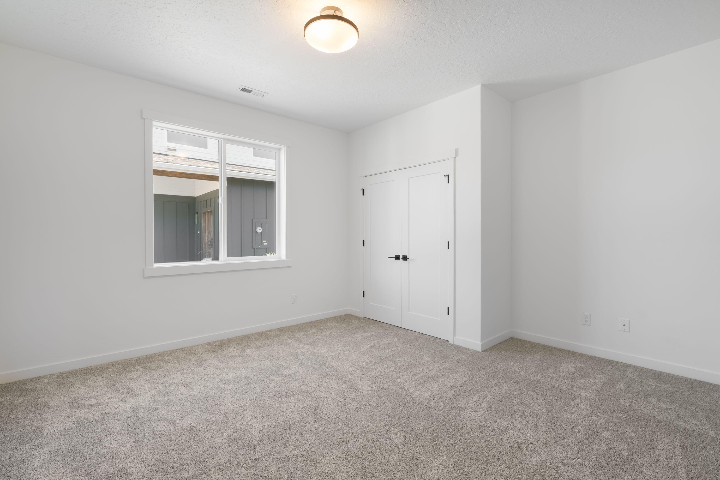 Sisters, Oregon, 97759, United States, 3 Bedrooms Bedrooms, ,3 BathroomsBathrooms,Residential,For Sale,1766266