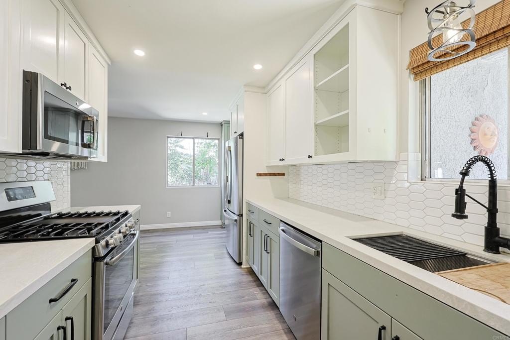 Lakeside, California, 92040, United States, 3 Bedrooms Bedrooms, ,2 BathroomsBathrooms,Residential,For Sale,1906391