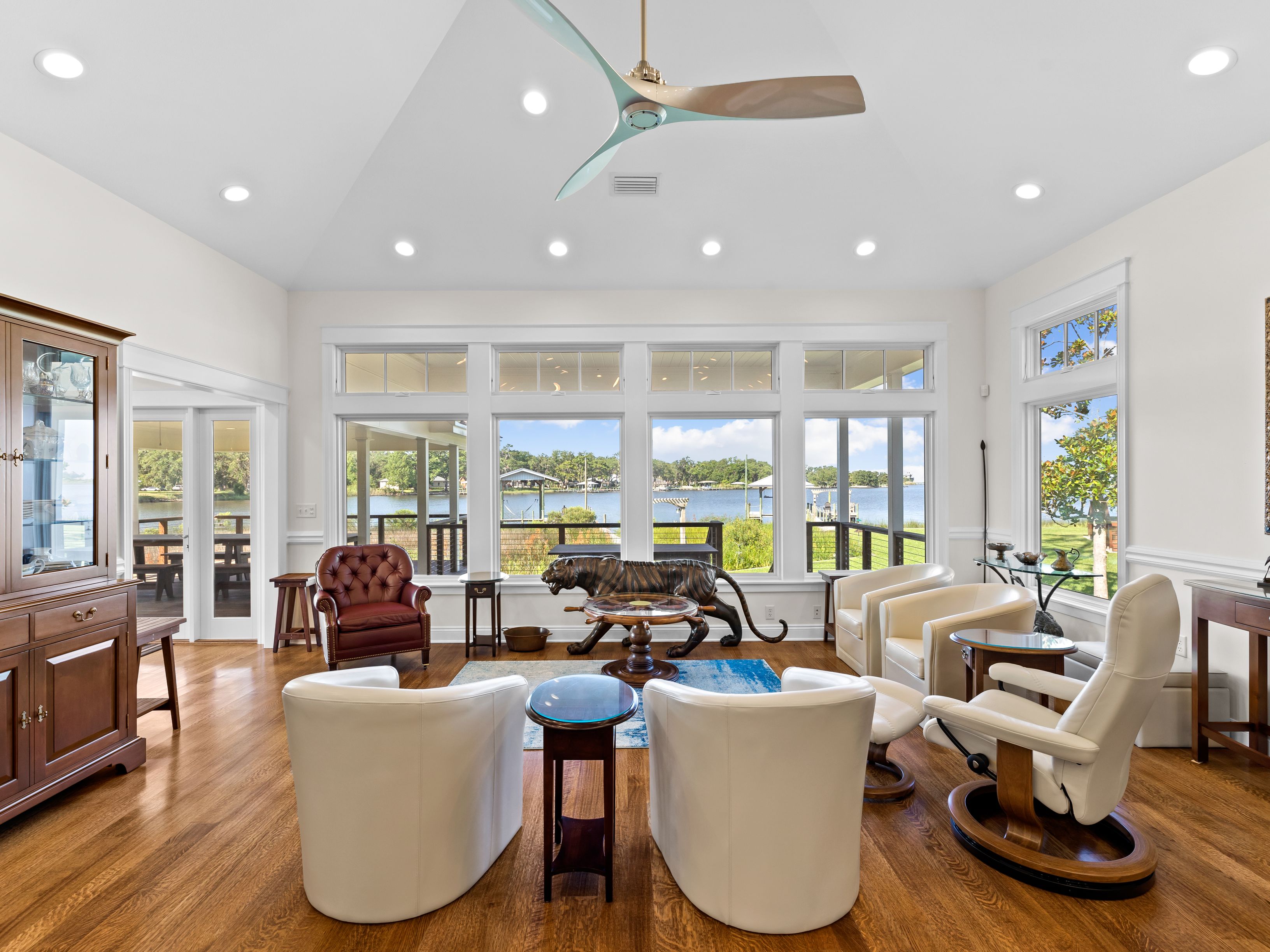  A Once-in-a-Generation Waterfront Estate with 725 Feet Bayou-Frontage - 物件實景