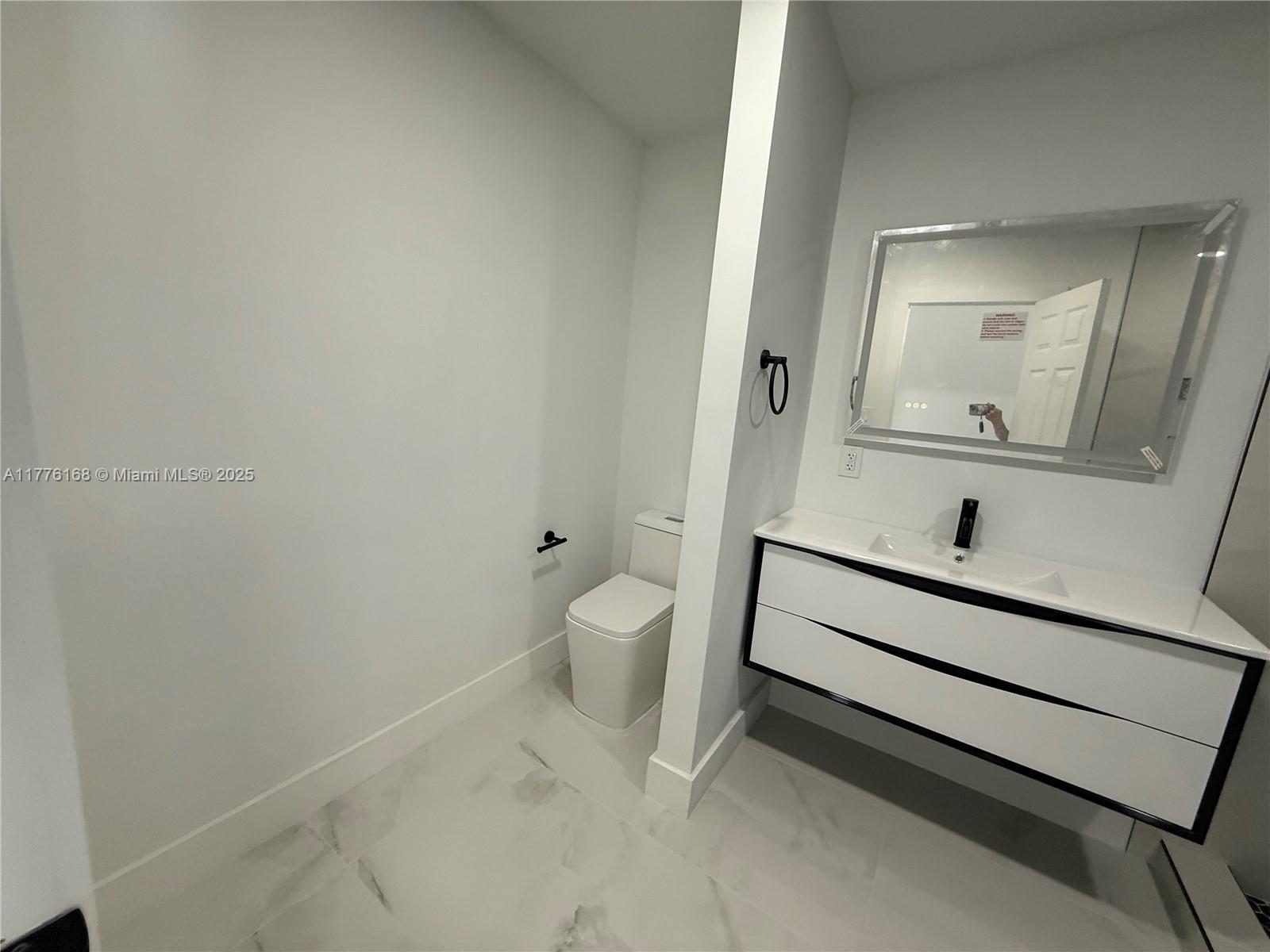 Miami, Florida, 33165, United States, 4 Bedrooms Bedrooms, ,3 BathroomsBathrooms,Residential,For Sale,1849955
