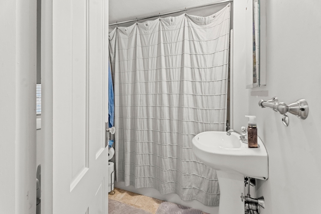 Sandwich, Massachusetts, 02563, United States, 2 Bedrooms Bedrooms, ,1 BathroomBathrooms,Residential,For Sale,1794763