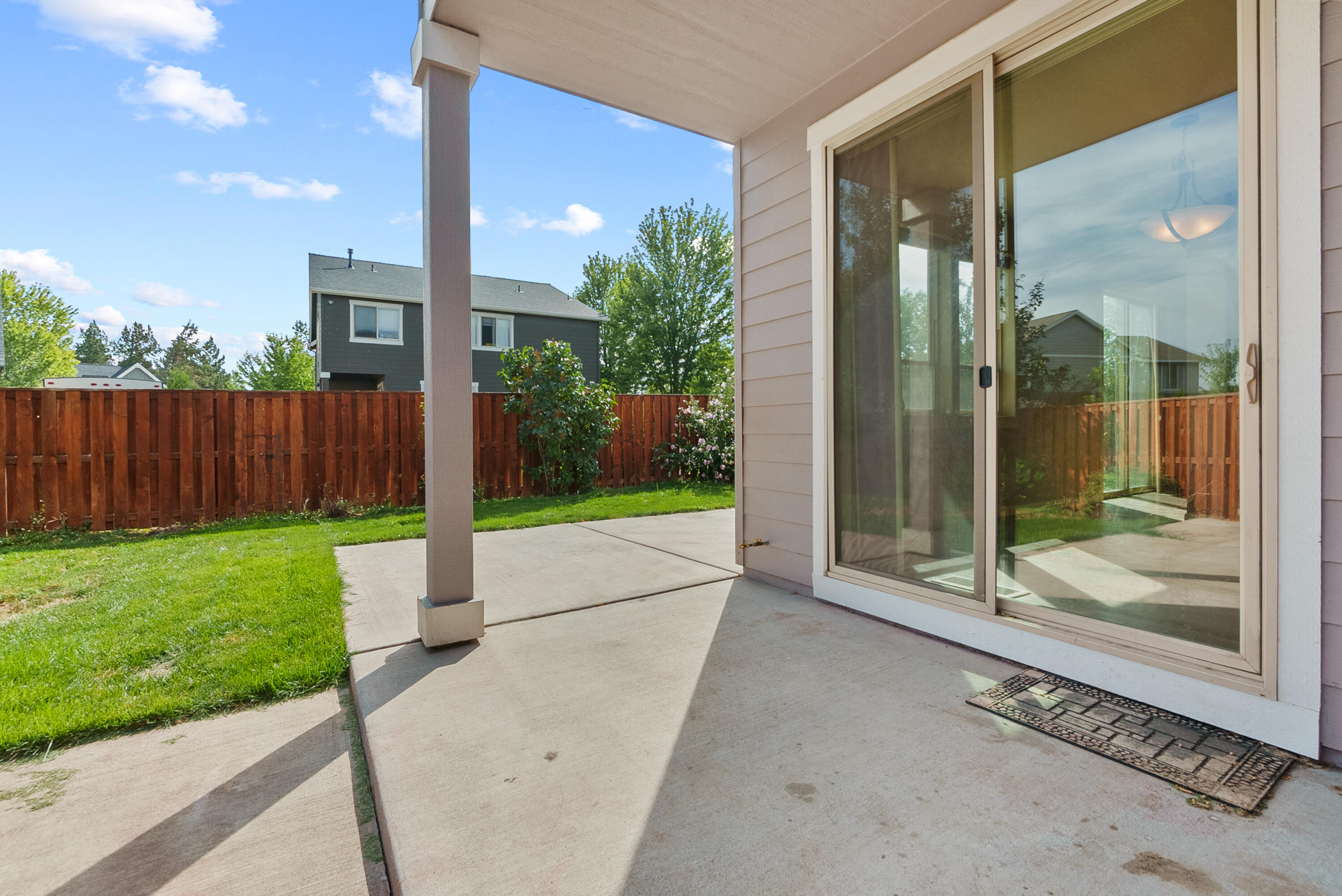 Redmond, Oregon, 97756, United States, 3 Bedrooms Bedrooms, ,3 BathroomsBathrooms,Residential,For Sale,1998180