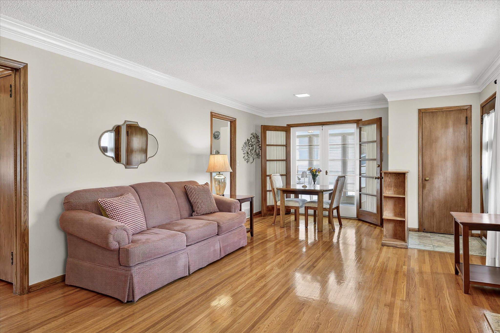 Edina, Minnesota, 55410, United States, 3 Bedrooms Bedrooms, ,1 BathroomBathrooms,Residential,For Sale,1941033