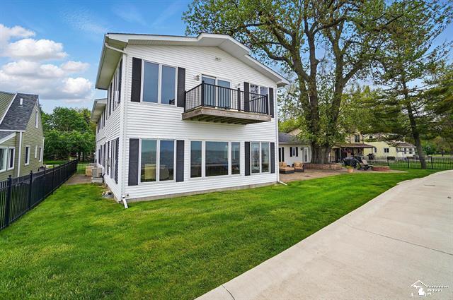 MONROE, Michigan, 48161, United States, 4 Bedrooms Bedrooms, ,4 BathroomsBathrooms,Residential,For Sale,1827211