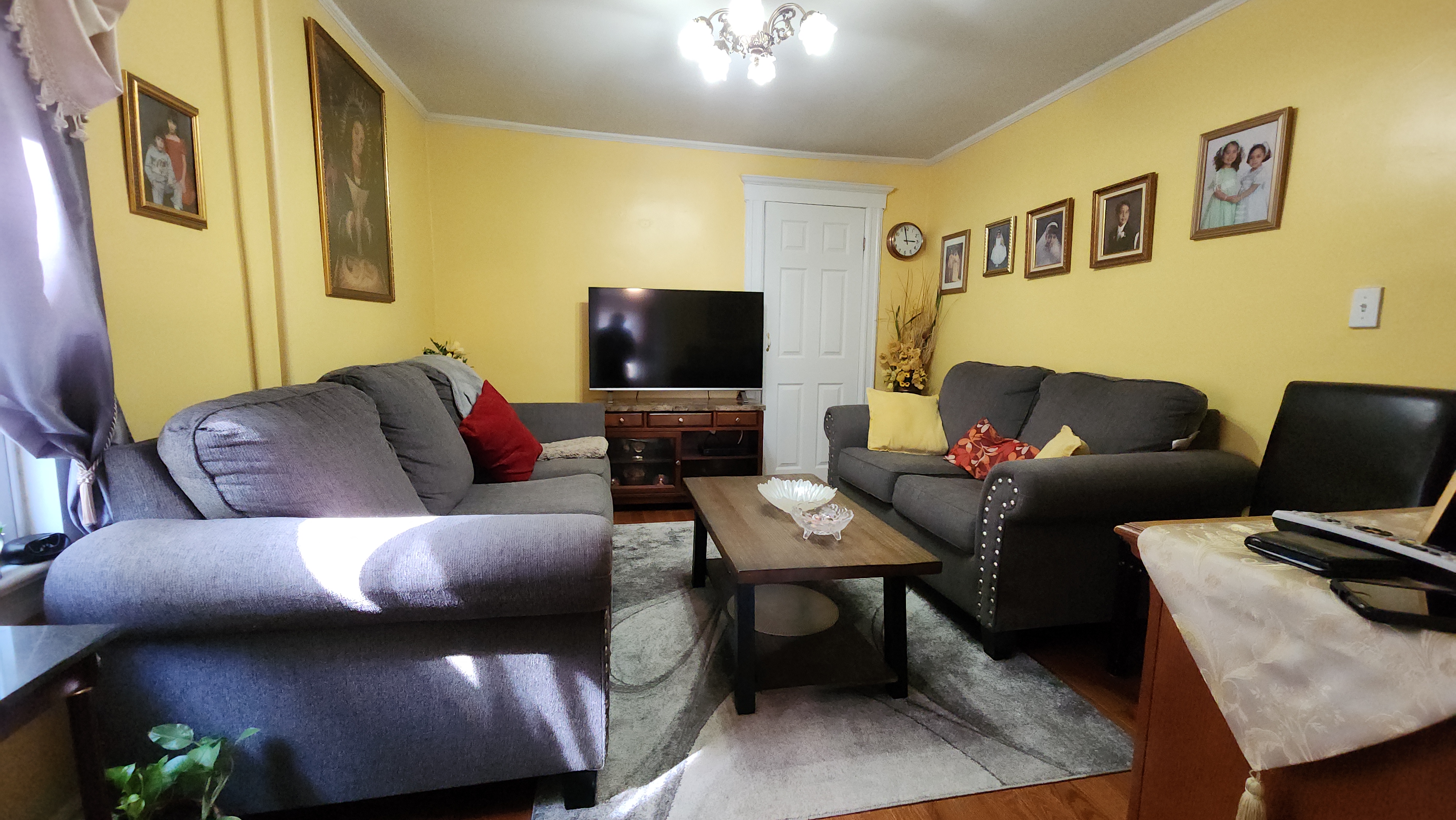 Elmhurst, New York, 11373, United States, 10 Bedrooms Bedrooms, ,3 BathroomsBathrooms,Residential,For Sale,1895054