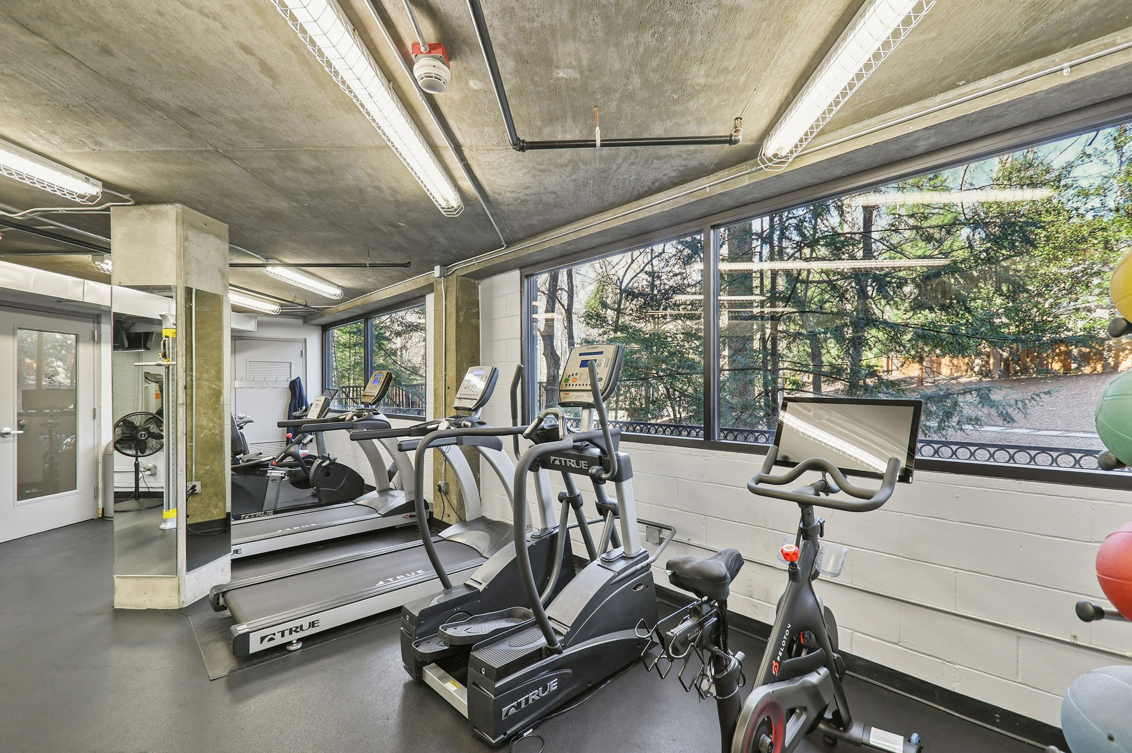  Expansive Loft Living in the Heart of Buckhead - 物件實景