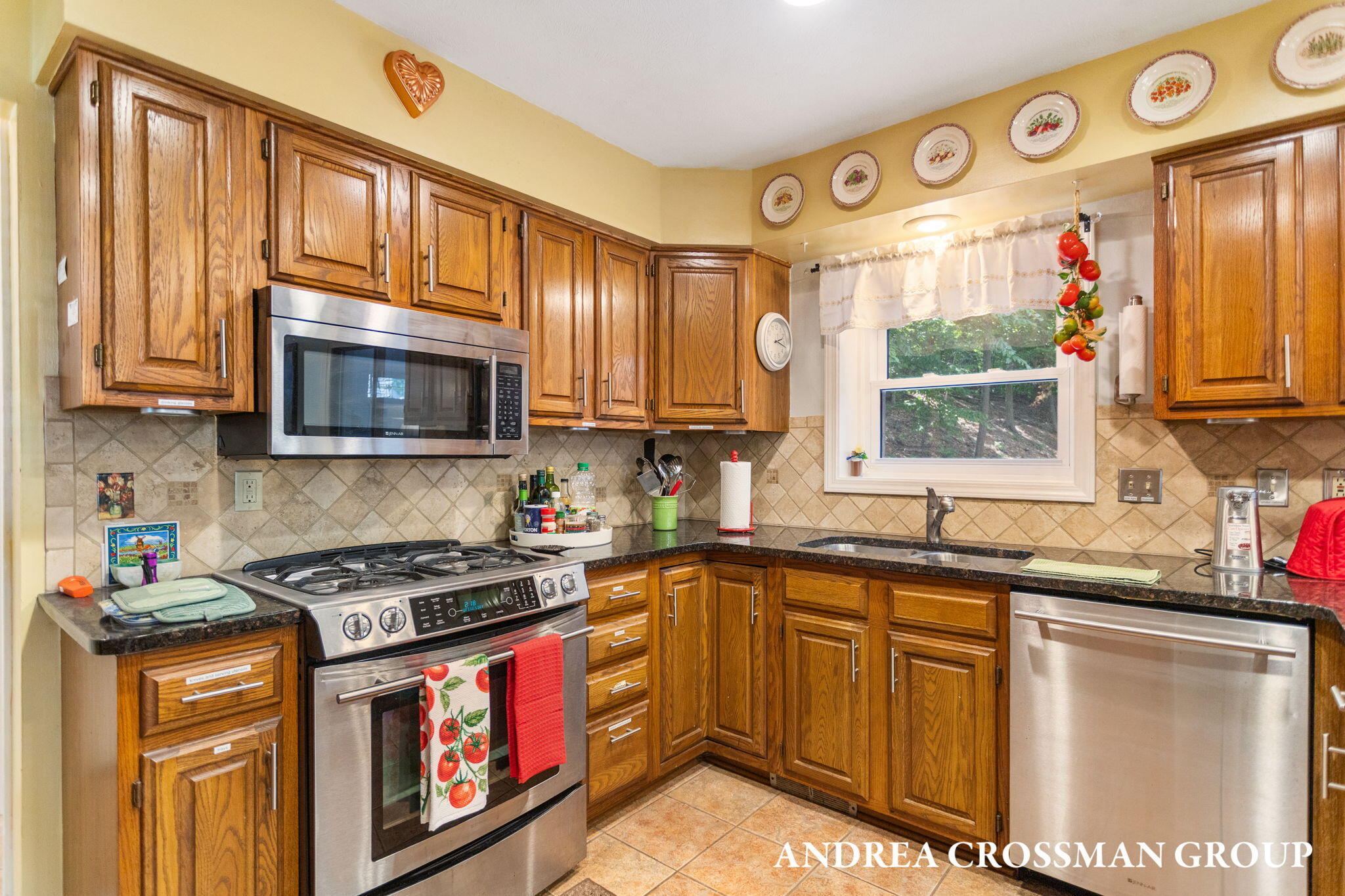 Holland, Michigan, 49424, United States, 5 Bedrooms Bedrooms, ,4 BathroomsBathrooms,Residential,For Sale,1947072