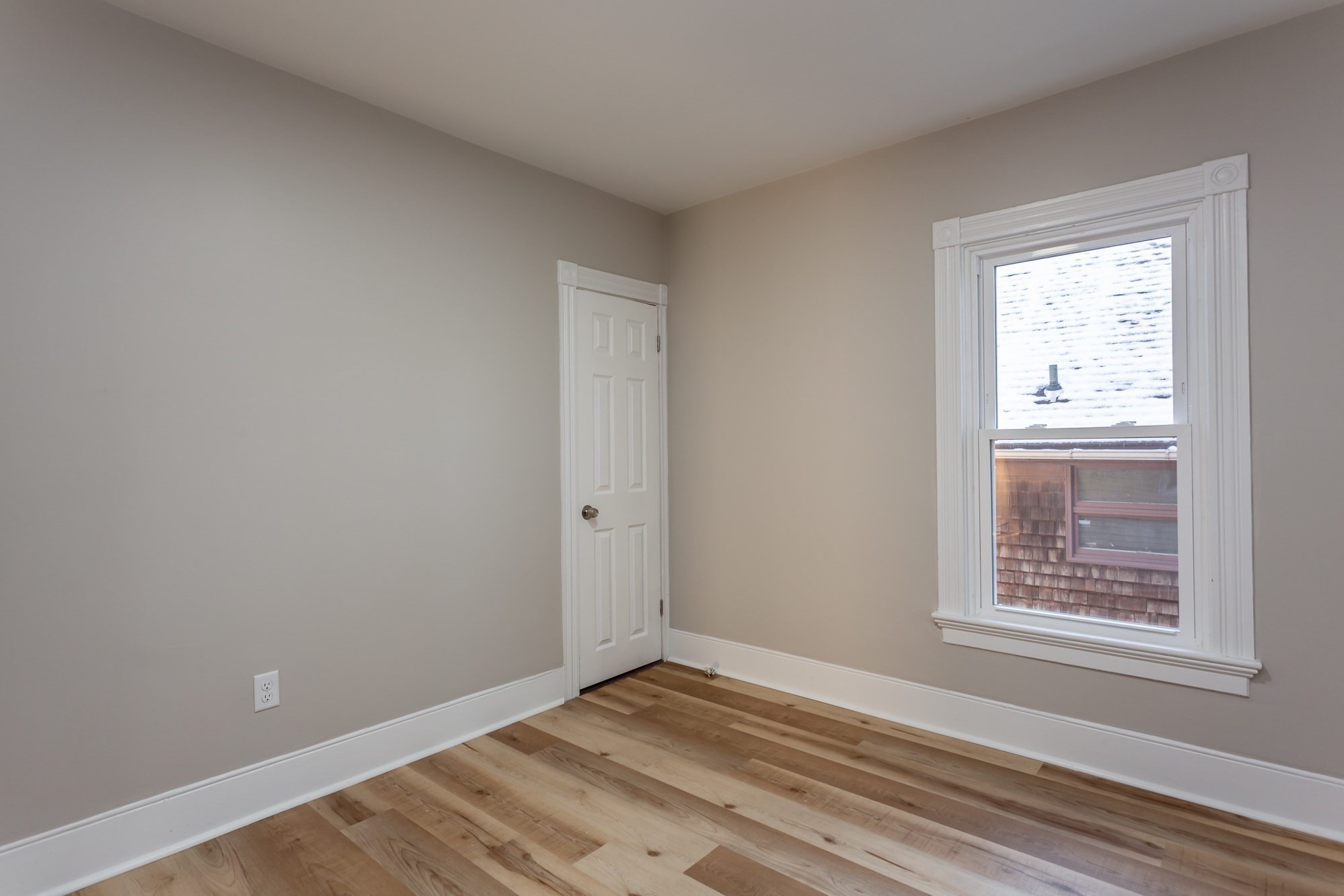 New Bedford, Massachusetts, 02744, United States, 7 Bedrooms Bedrooms, ,2 BathroomsBathrooms,Residential,For Sale,2012325