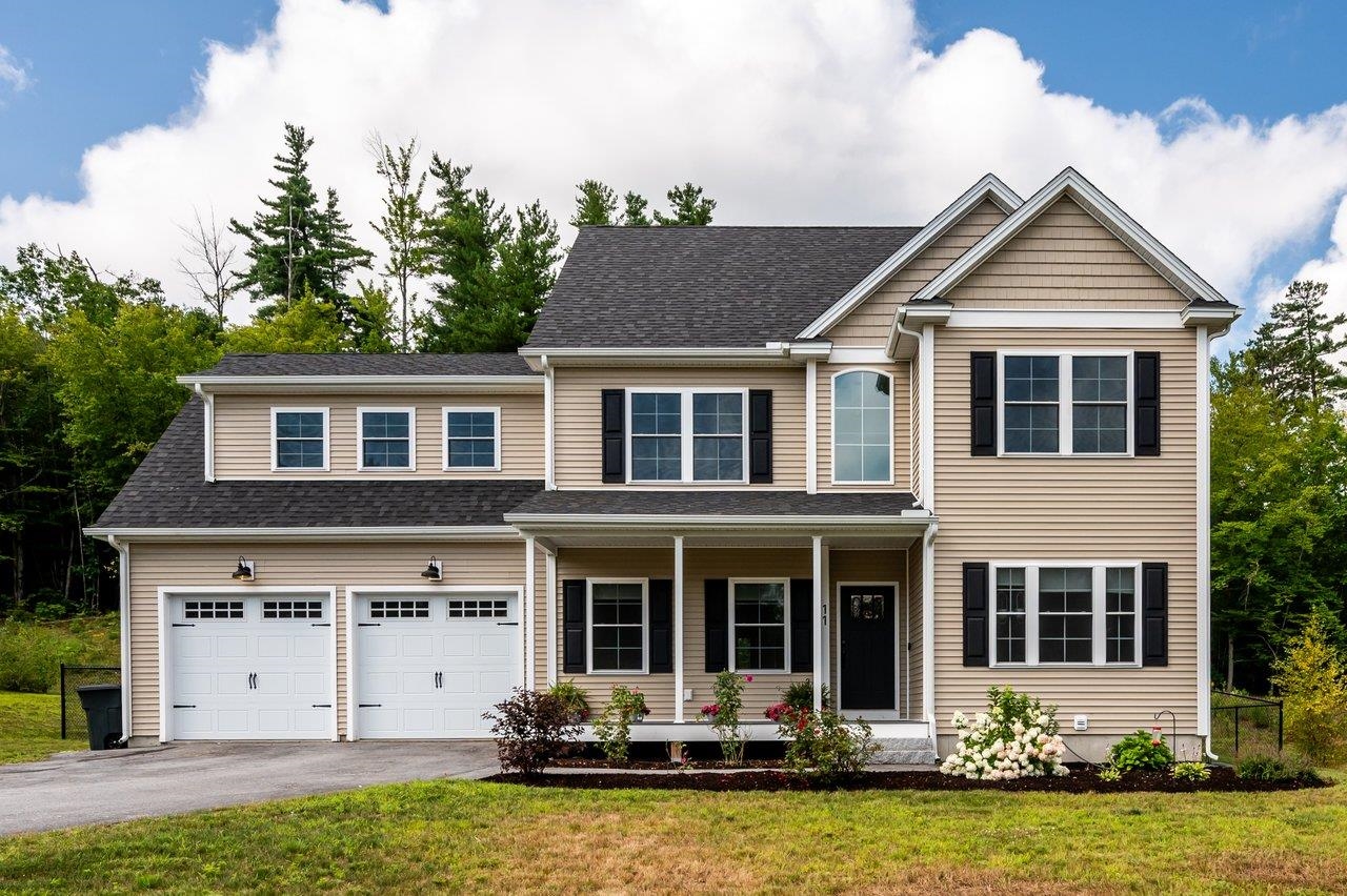 Weare, New Hampshire, 03281, United States, 4 Bedrooms Bedrooms, ,4 BathroomsBathrooms,Residential,For Sale,1908360