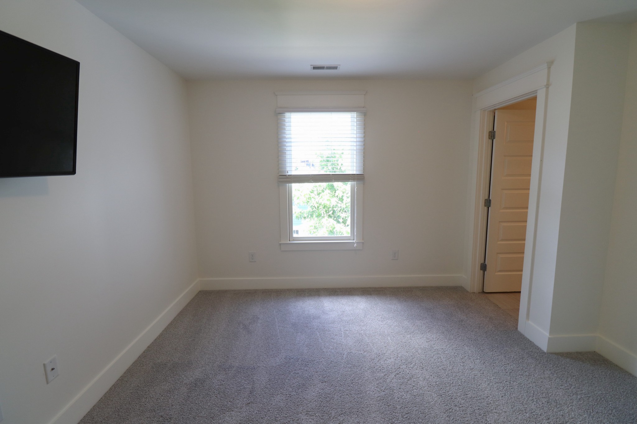 Nashville, Tennessee, 37209, United States, 3 Bedrooms Bedrooms, ,3 BathroomsBathrooms,Residential,For Sale,1837911